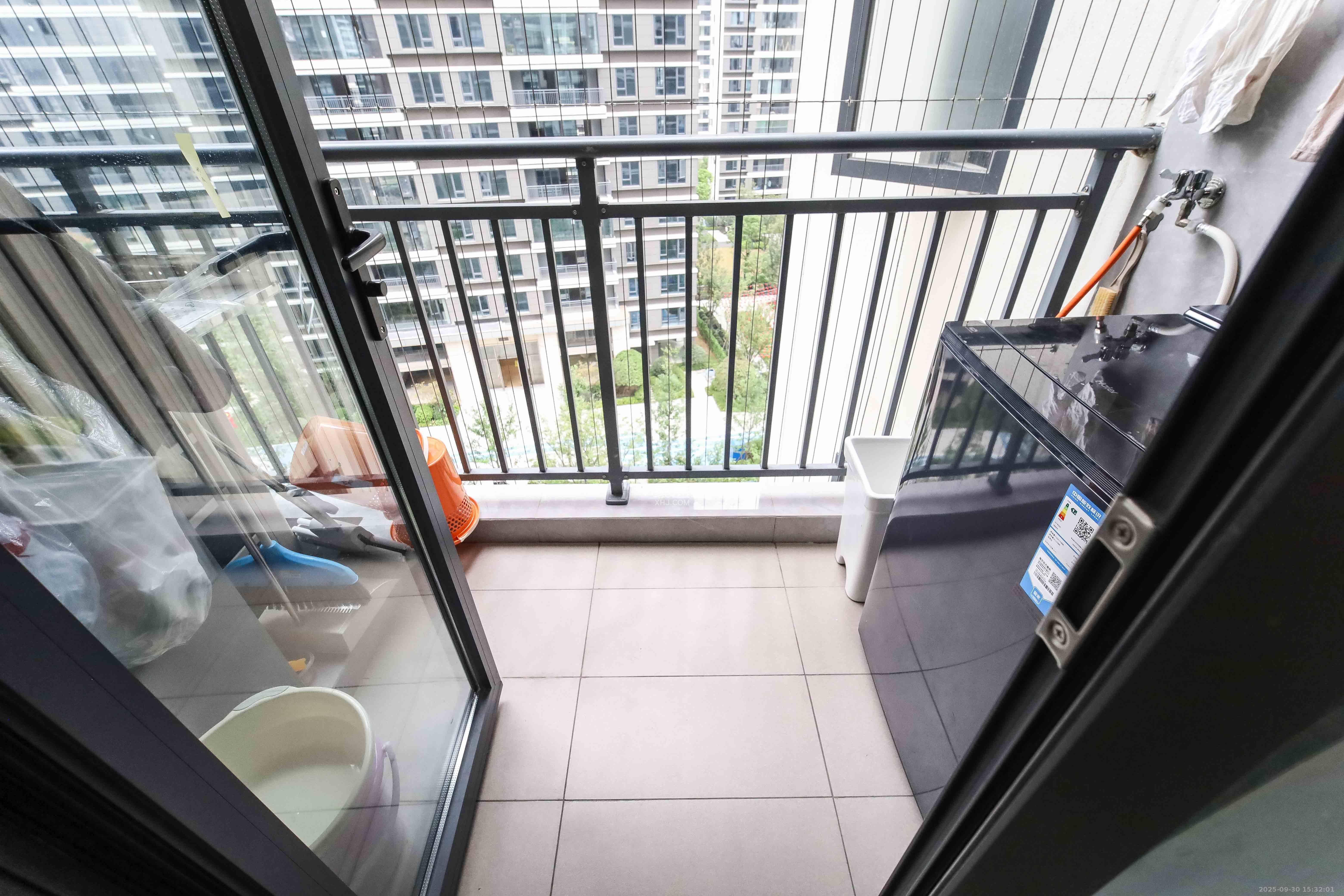 德奥上河城章 4室2厅2卫 230.0万 德奥上河城章 4室2厅2卫 230.0万客厅