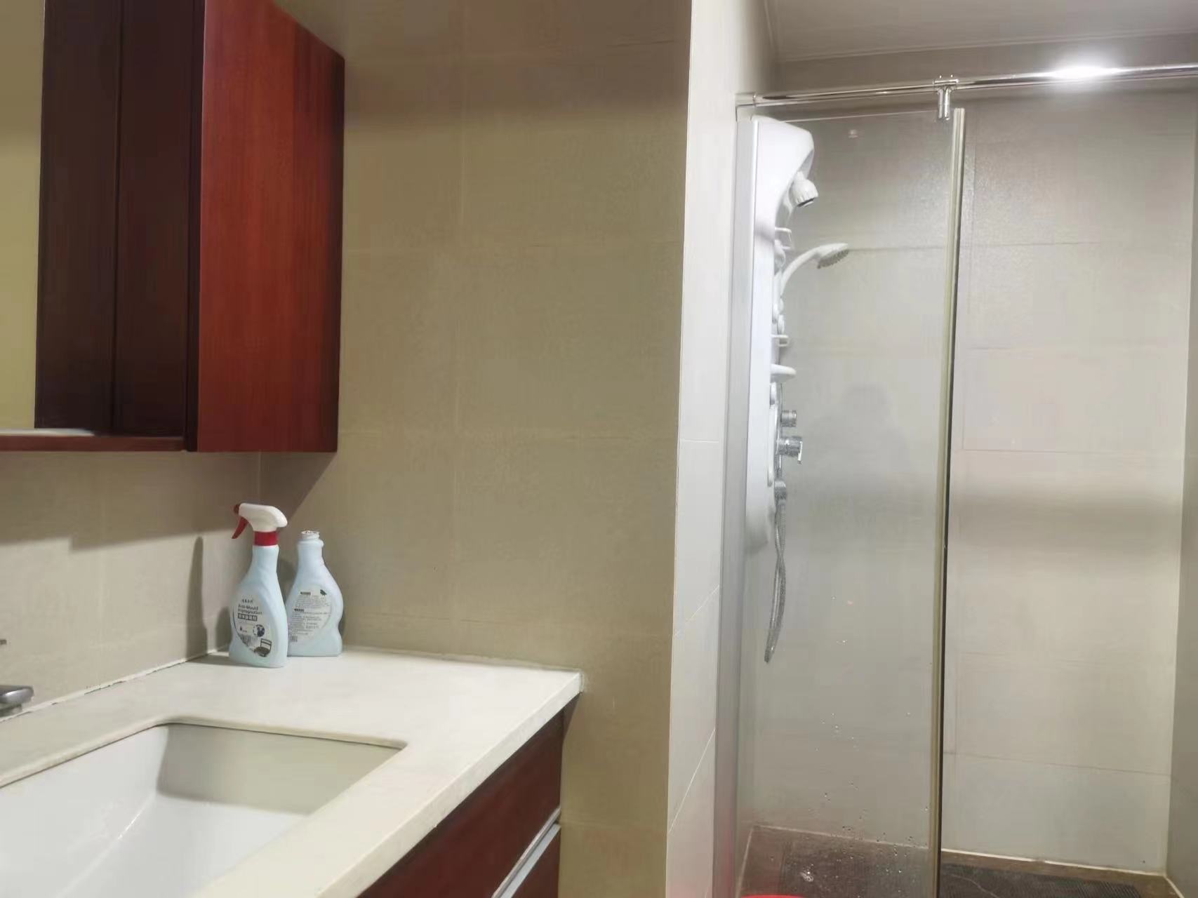 万科浪琴湾 1室1厅1卫 1500.0元/月 万科浪琴湾 1室1厅1卫 1500.0元/月室内图