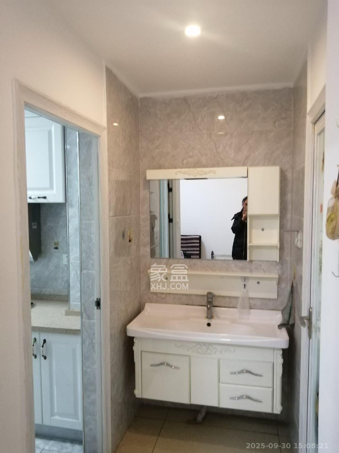 地华梅溪湖畔 1室1厅1卫 1800.0元/月 地华梅溪湖畔 1室1厅1卫 1800.0元/月室内图