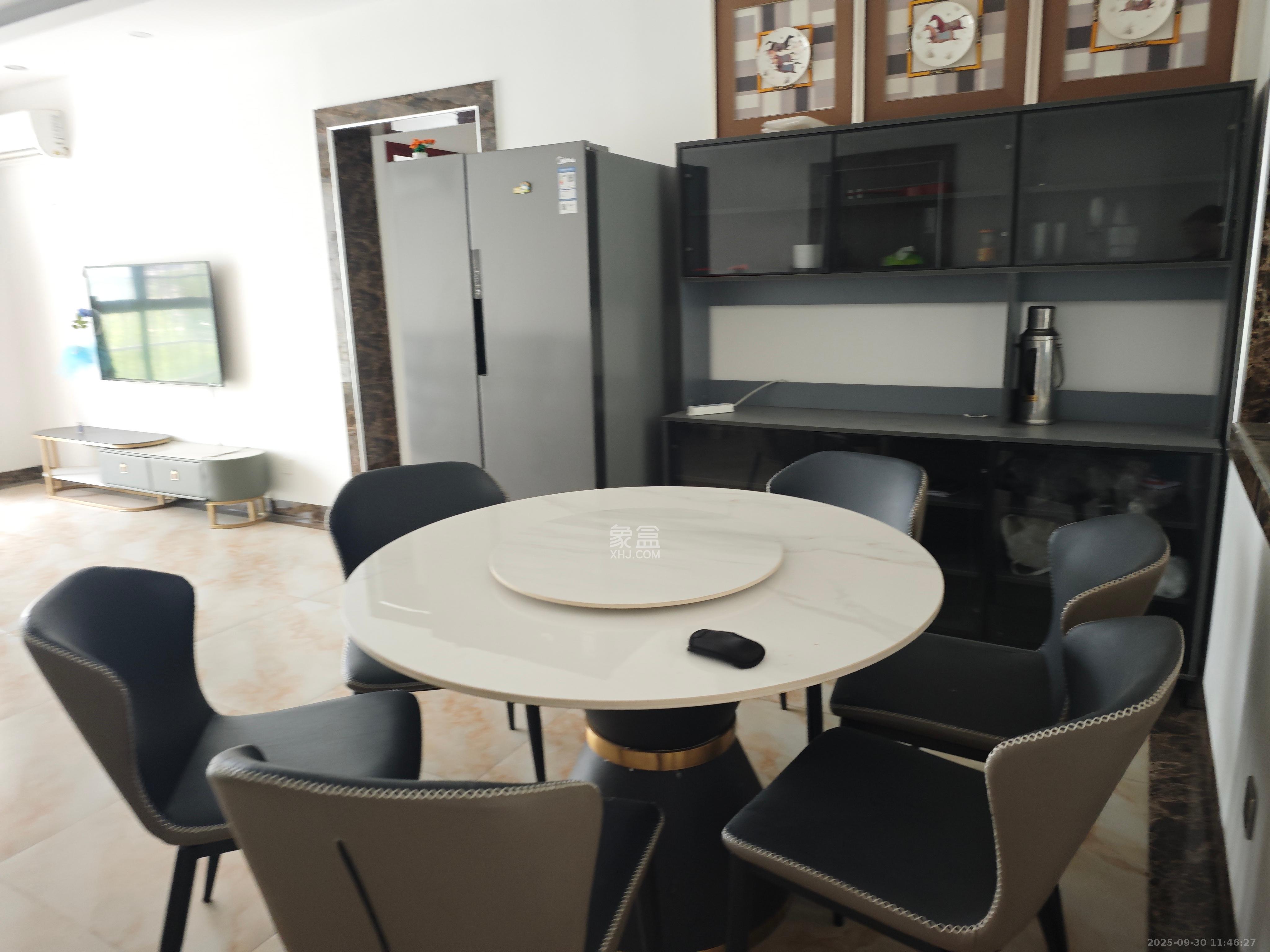 世纪桃花苑  4室2厅2卫    3200.0元/月室内图