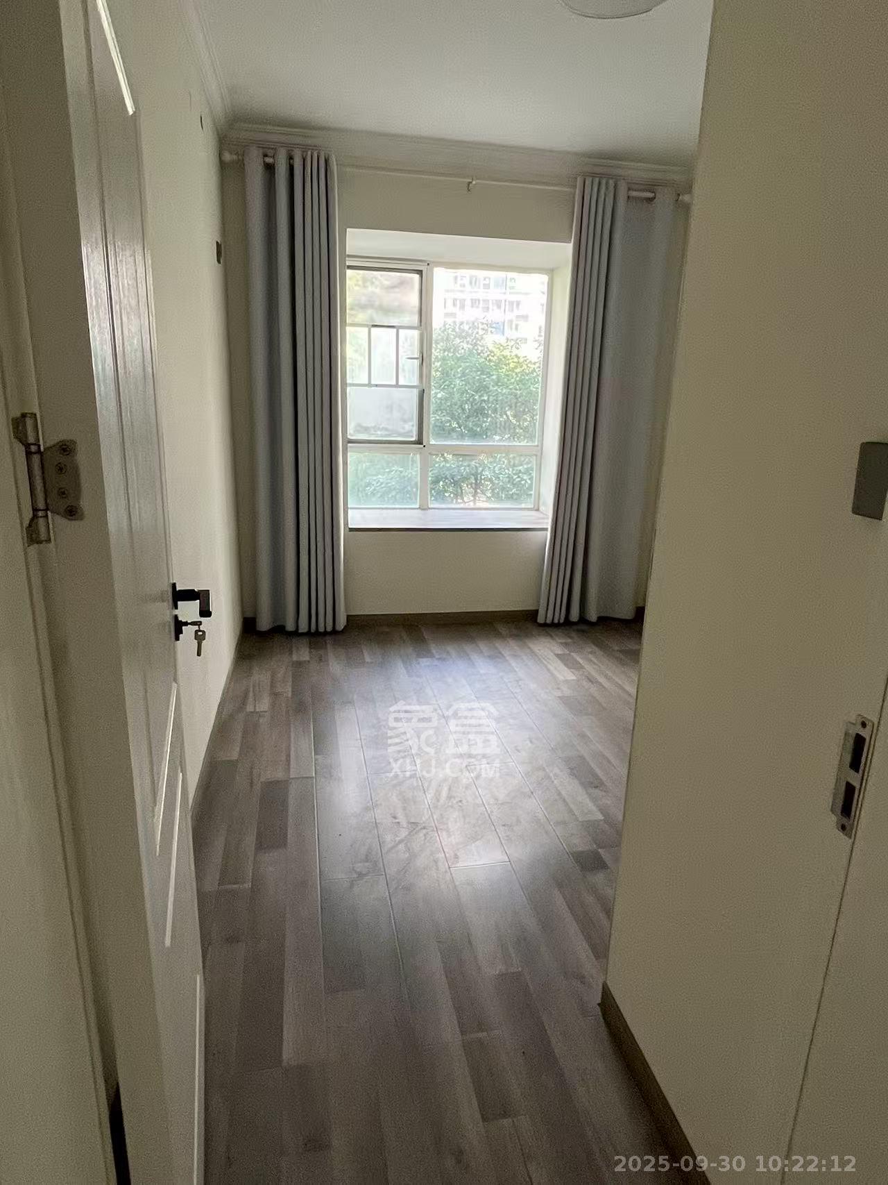 天鸿天府(天鸿中央大院) 5室2厅2卫 3800.0元/月 天鸿天府(天鸿中央大院) 5室2厅2卫 3800.0元/月室内图