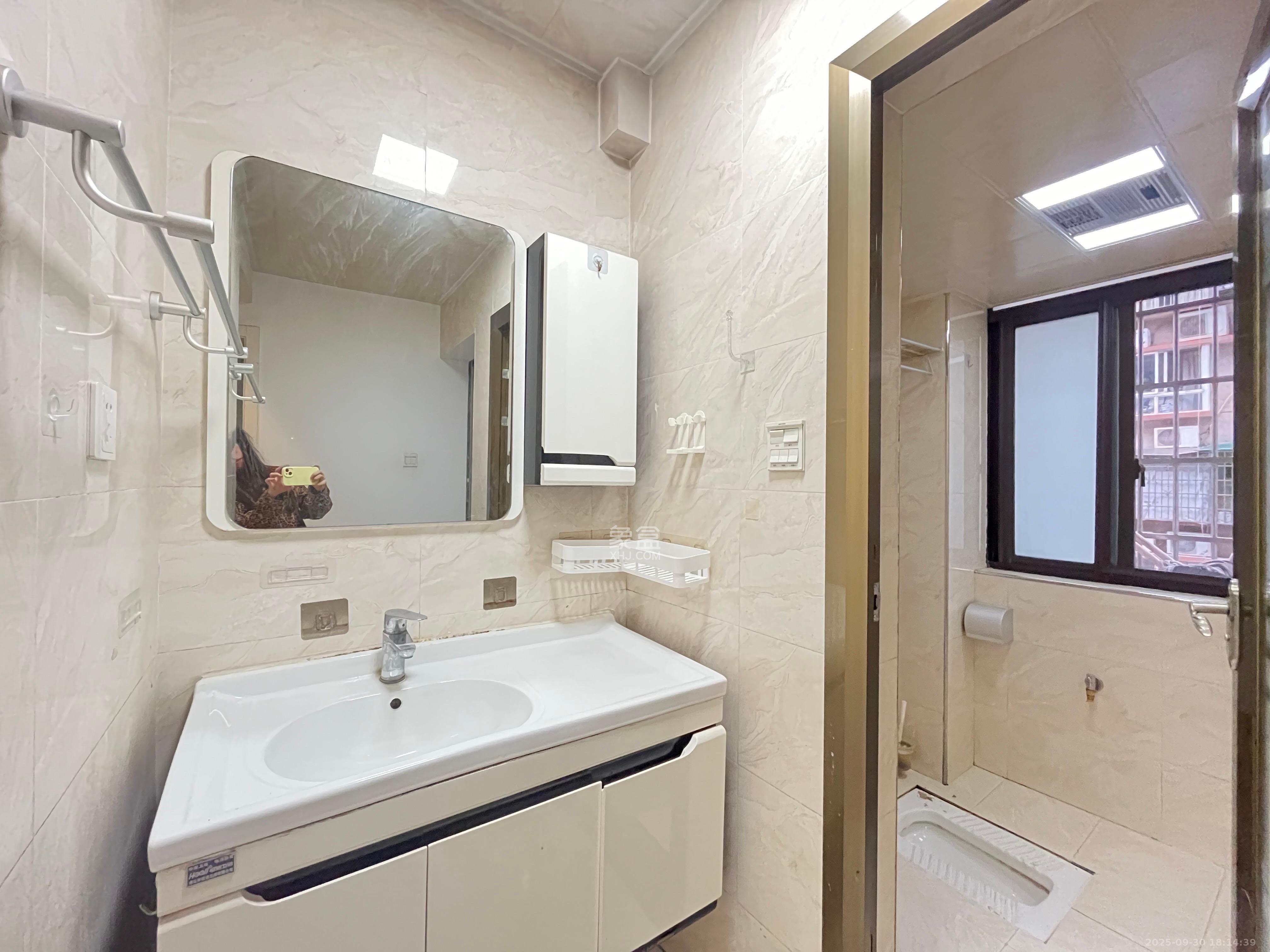 老灯泡厂宿舍（啤酒厂宿舍）  2室2厅1卫    2300.0元/月室内图