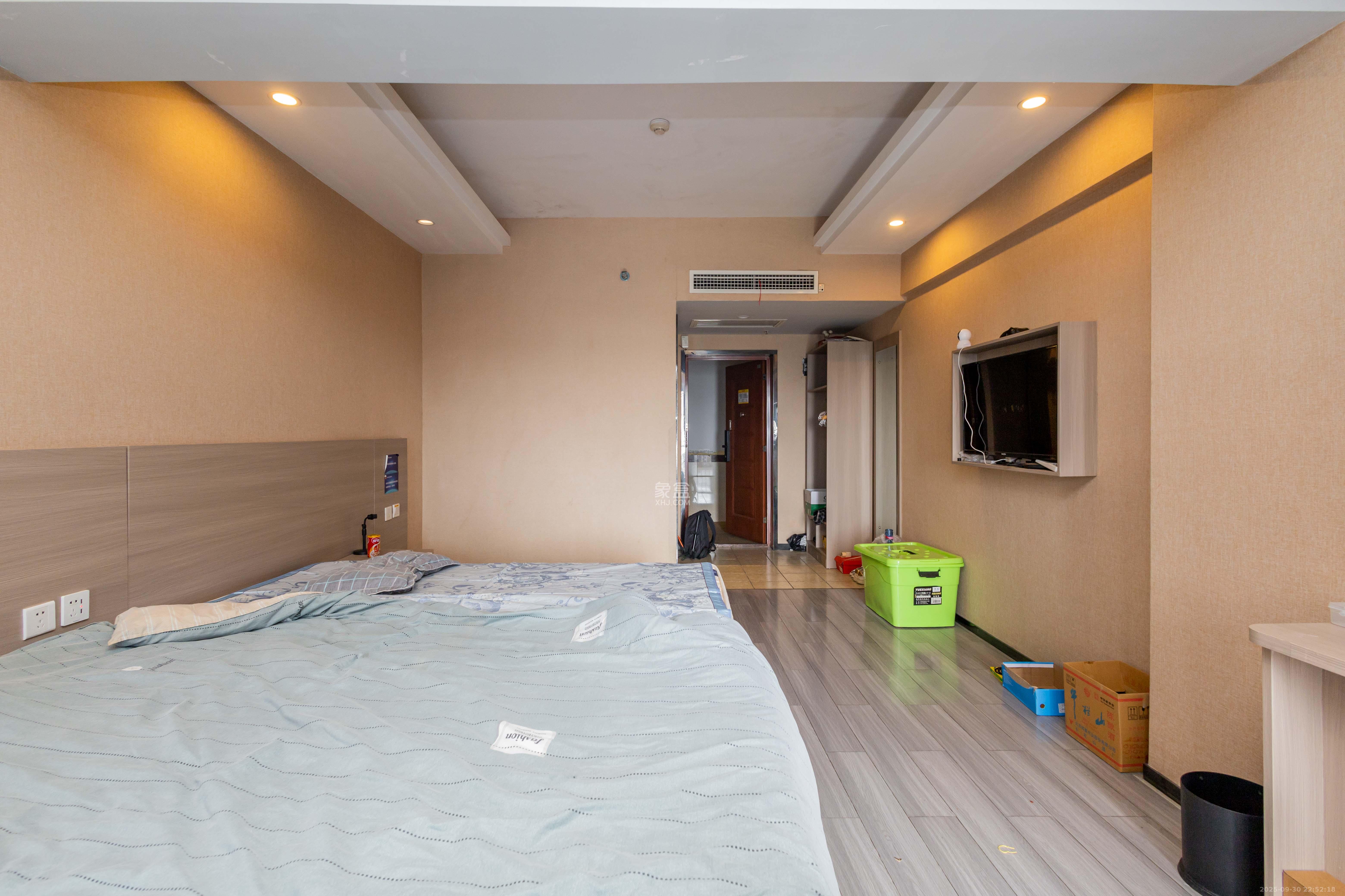 方略90公馆  1室1厅1卫    17.8万 方略90公馆  1室1厅1卫    17.8万客厅