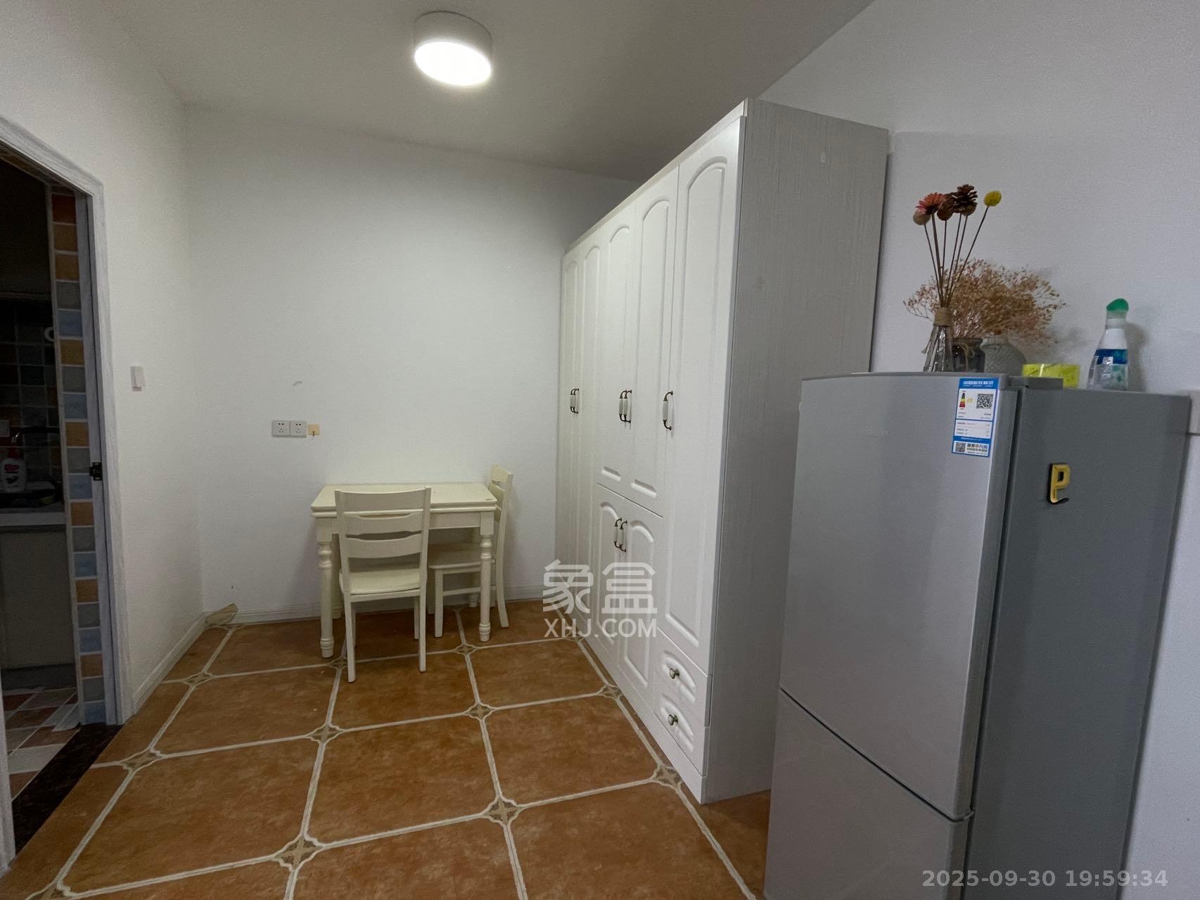 第六都(陆都小区) 1室1厅1卫 2000.0元/月 第六都(陆都小区) 1室1厅1卫 2000.0元/月室内图