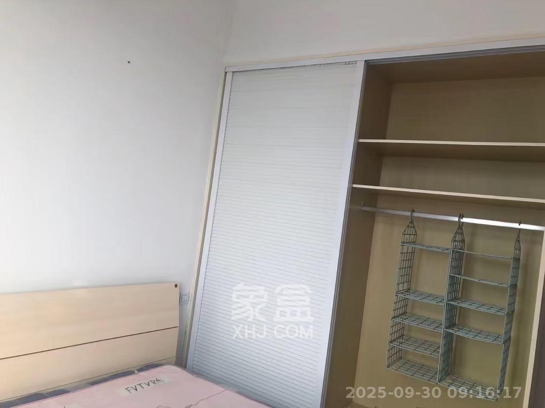 鑫远湘府逸园 1室1厅1卫 1300.0元/月 鑫远湘府逸园 1室1厅1卫 1300.0元/月室内图