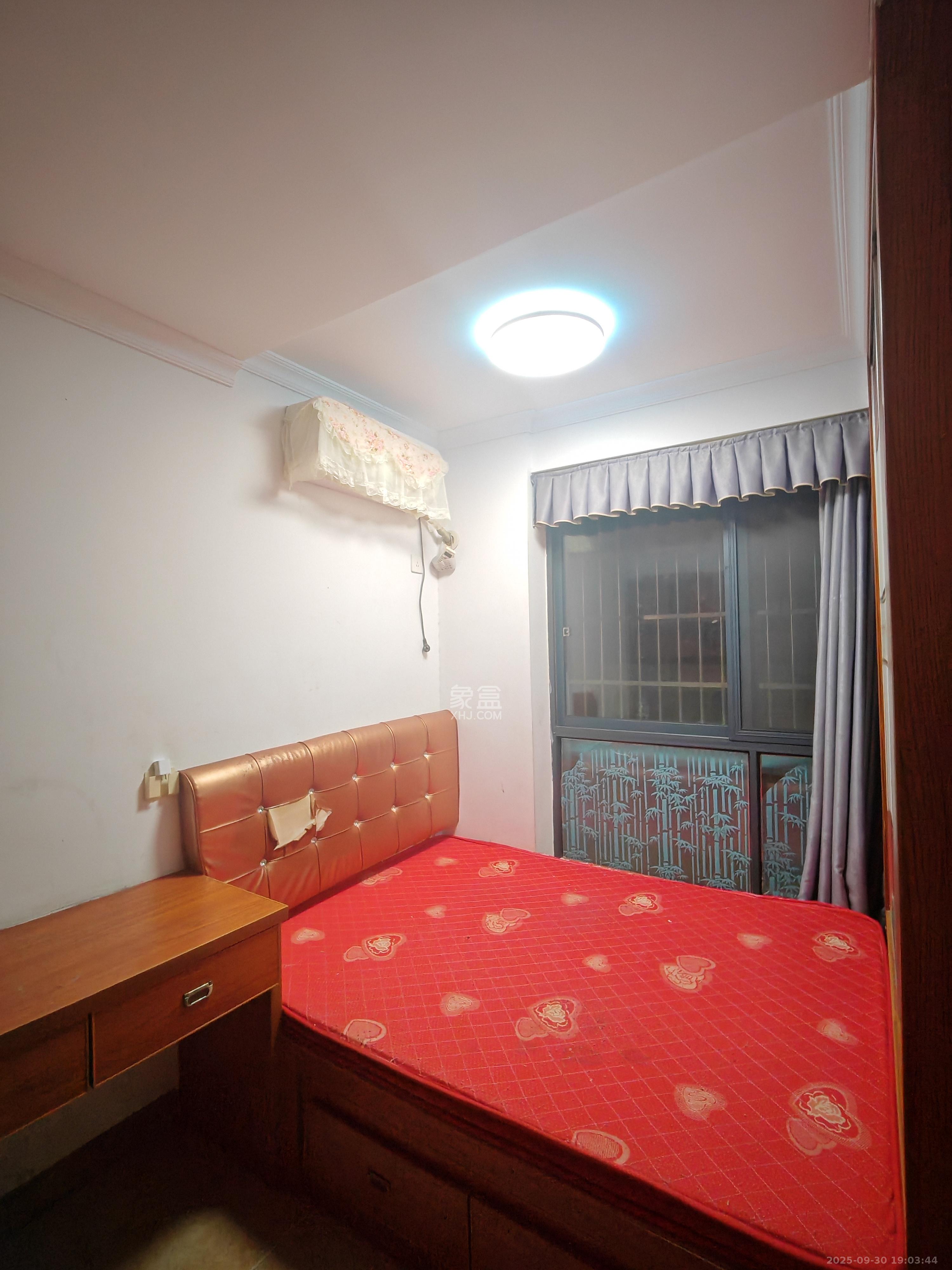 月亮湾草莓街区一、二期 3室2厅1卫 1800.0元/月 月亮湾草莓街区一、二期 3室2厅1卫 1800.0元/月室内图