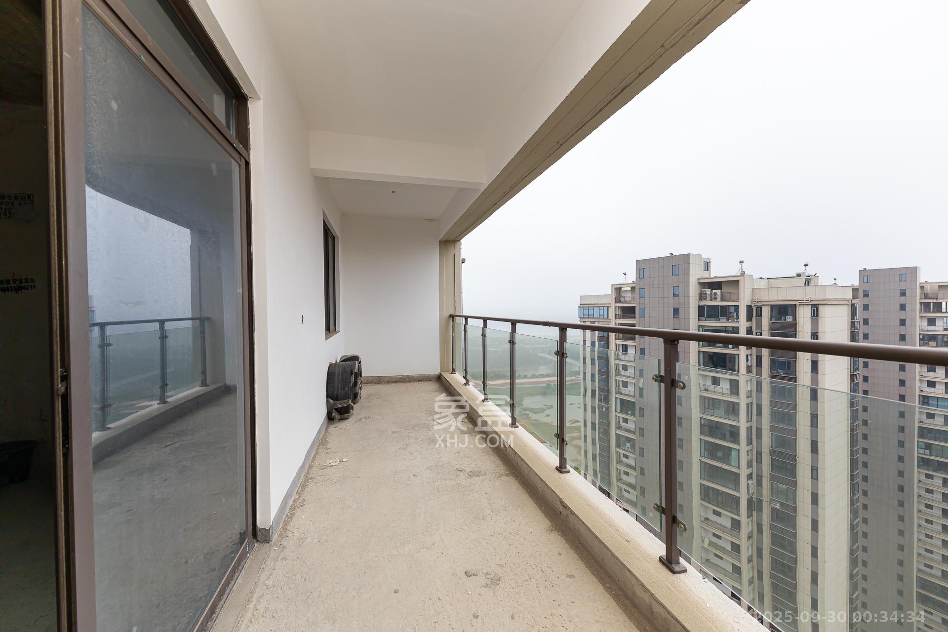 润和湘江天地E区 4室2厅2卫 168.0万 润和湘江天地E区 4室2厅2卫 168.0万阳台