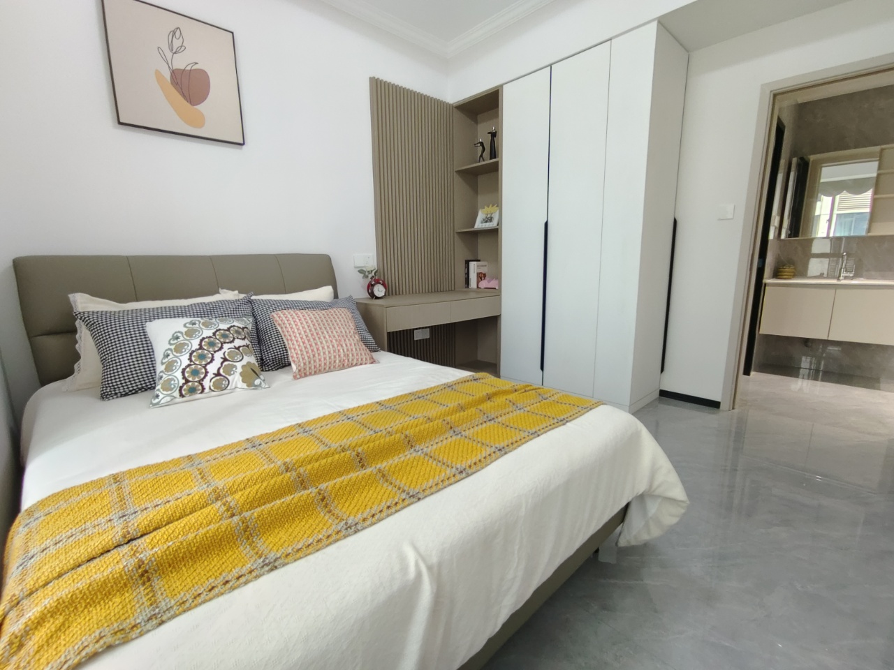 城市风景 3室2厅2卫 66.8万 城市风景 3室2厅2卫 66.8万室内图