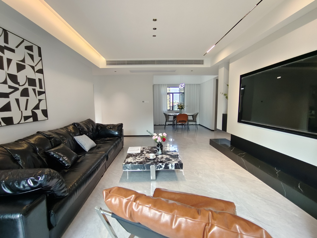 龙腾国际 3室2厅2卫 79.8万 龙腾国际 3室2厅2卫 79.8万室内图