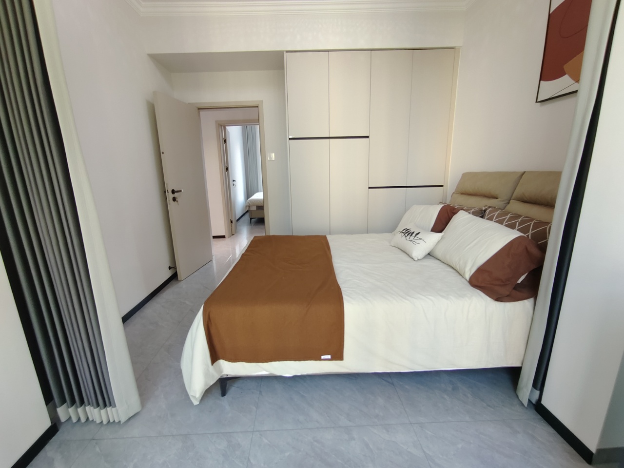 龙腾国际 3室2厅2卫 79.8万 龙腾国际 3室2厅2卫 79.8万室内图