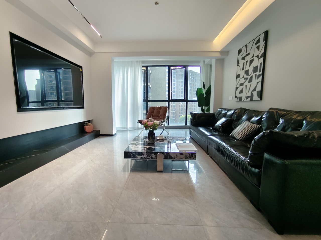 龙腾国际 3室2厅2卫 79.8万 龙腾国际 3室2厅2卫 79.8万室内图