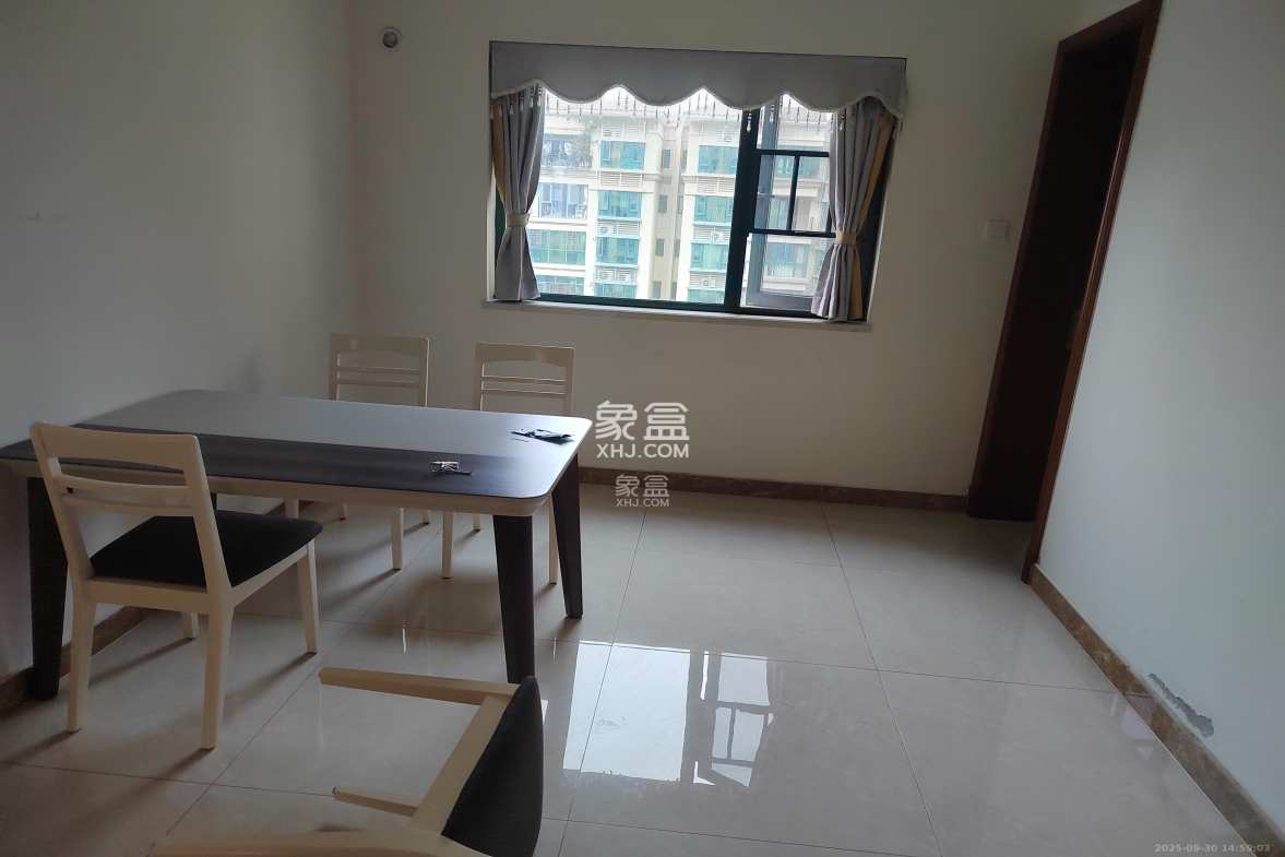 恒大雅苑 3室2厅2卫 3000.0元/月 恒大雅苑 3室2厅2卫 3000.0元/月室内图