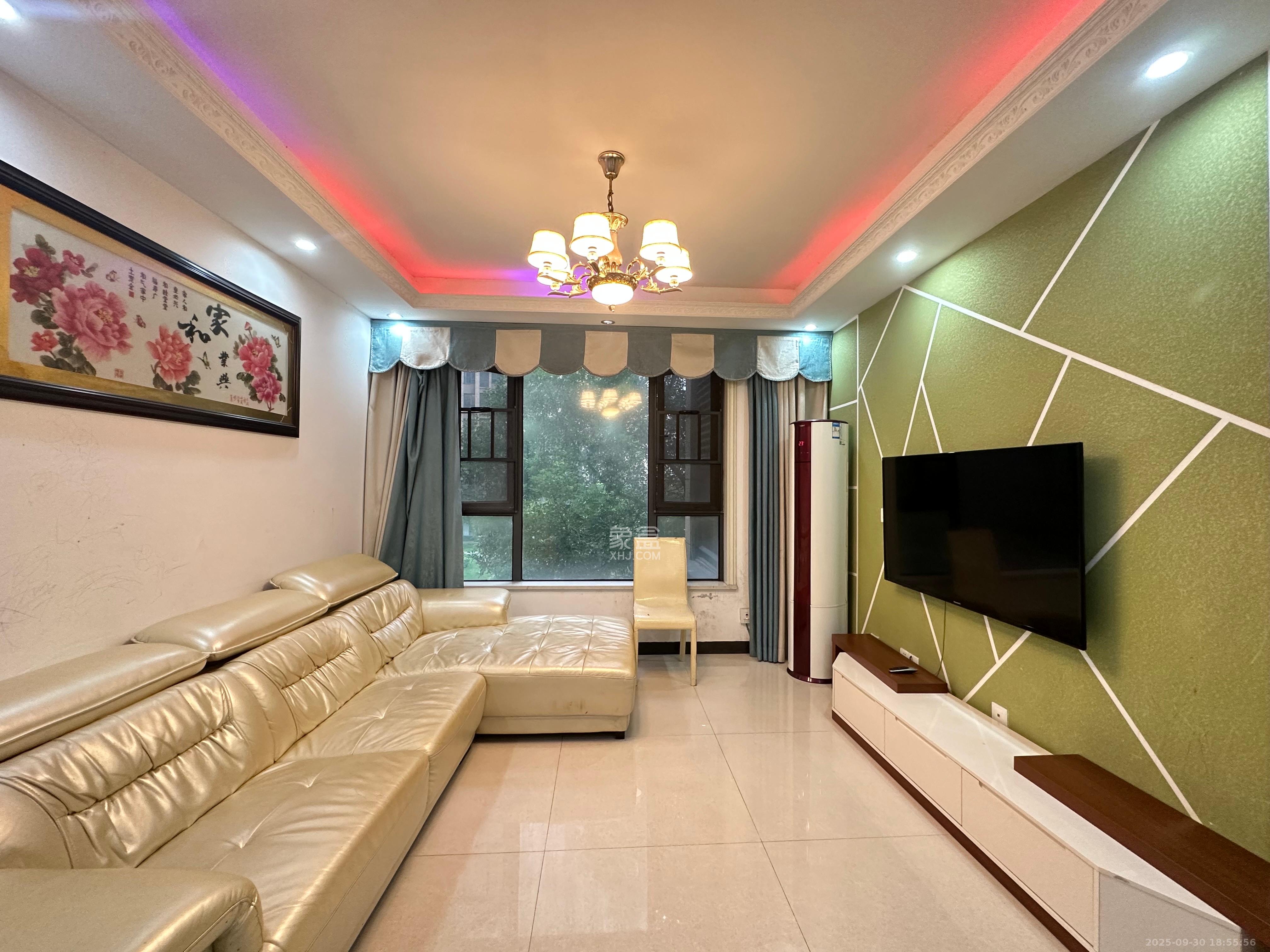 荣盛花语馨苑  3室2厅1卫    2100.0元/月