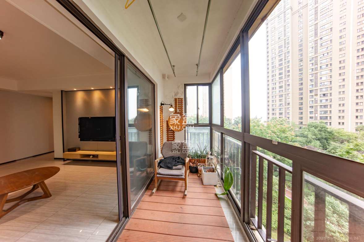 华润橡树湾 1室2厅2卫 100.0万 华润橡树湾 1室2厅2卫 100.0万阳台