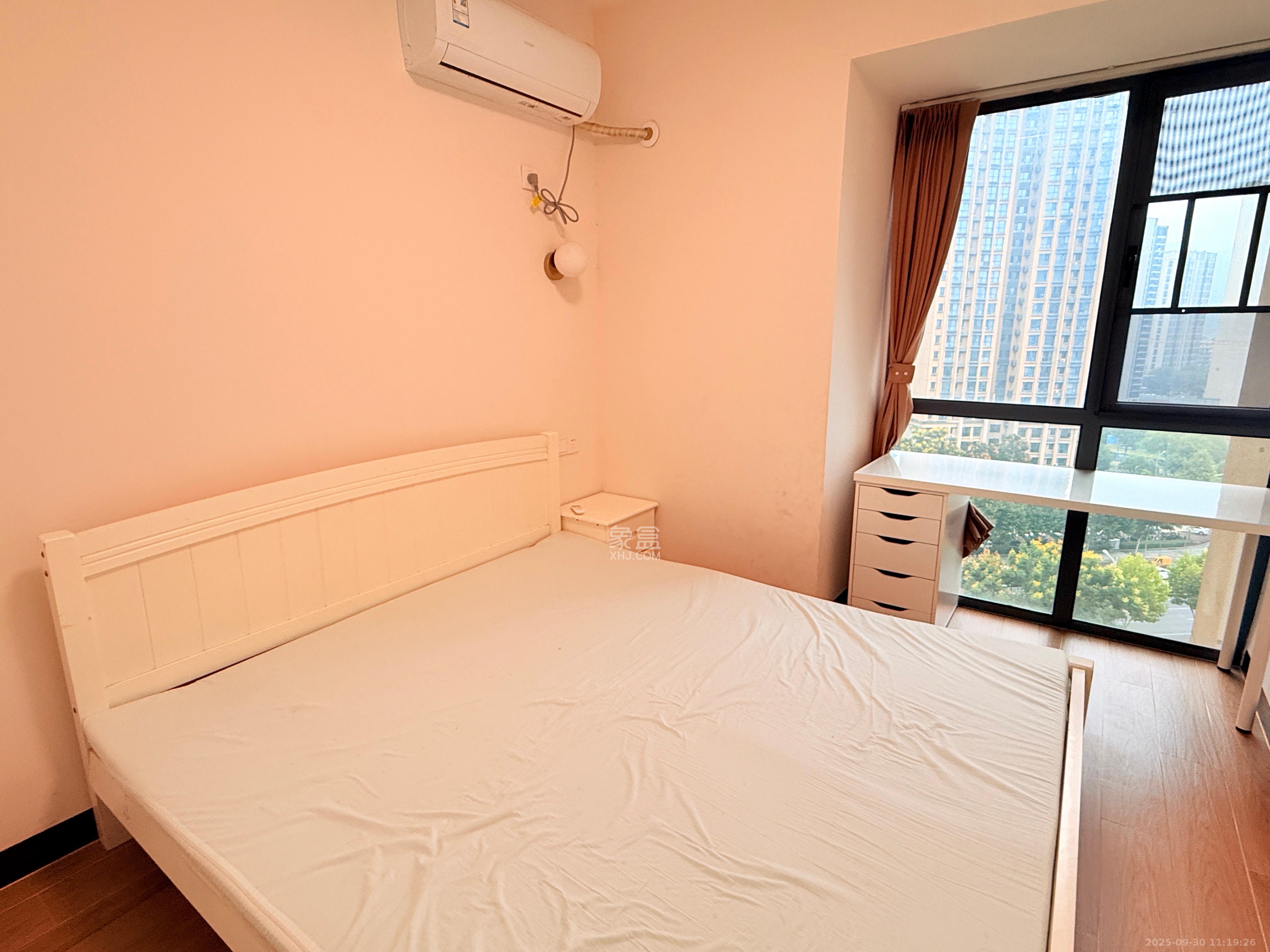 振业城三期  4室2厅2卫    3000.0元/月室内图