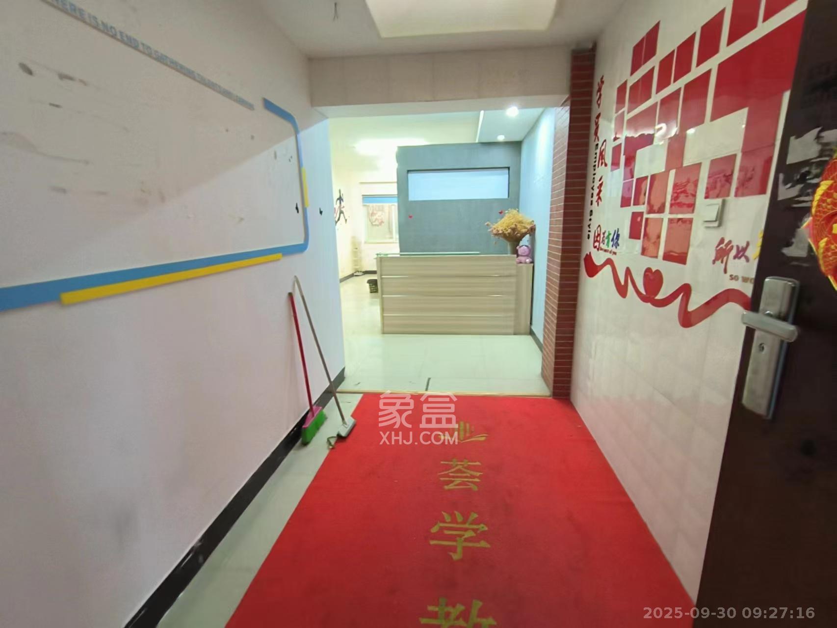 巧克力空间(建鸿达现代大厦) 2室2厅1卫 1800.0元/月 巧克力空间(建鸿达现代大厦) 2室2厅1卫 1800.0元/月室内图