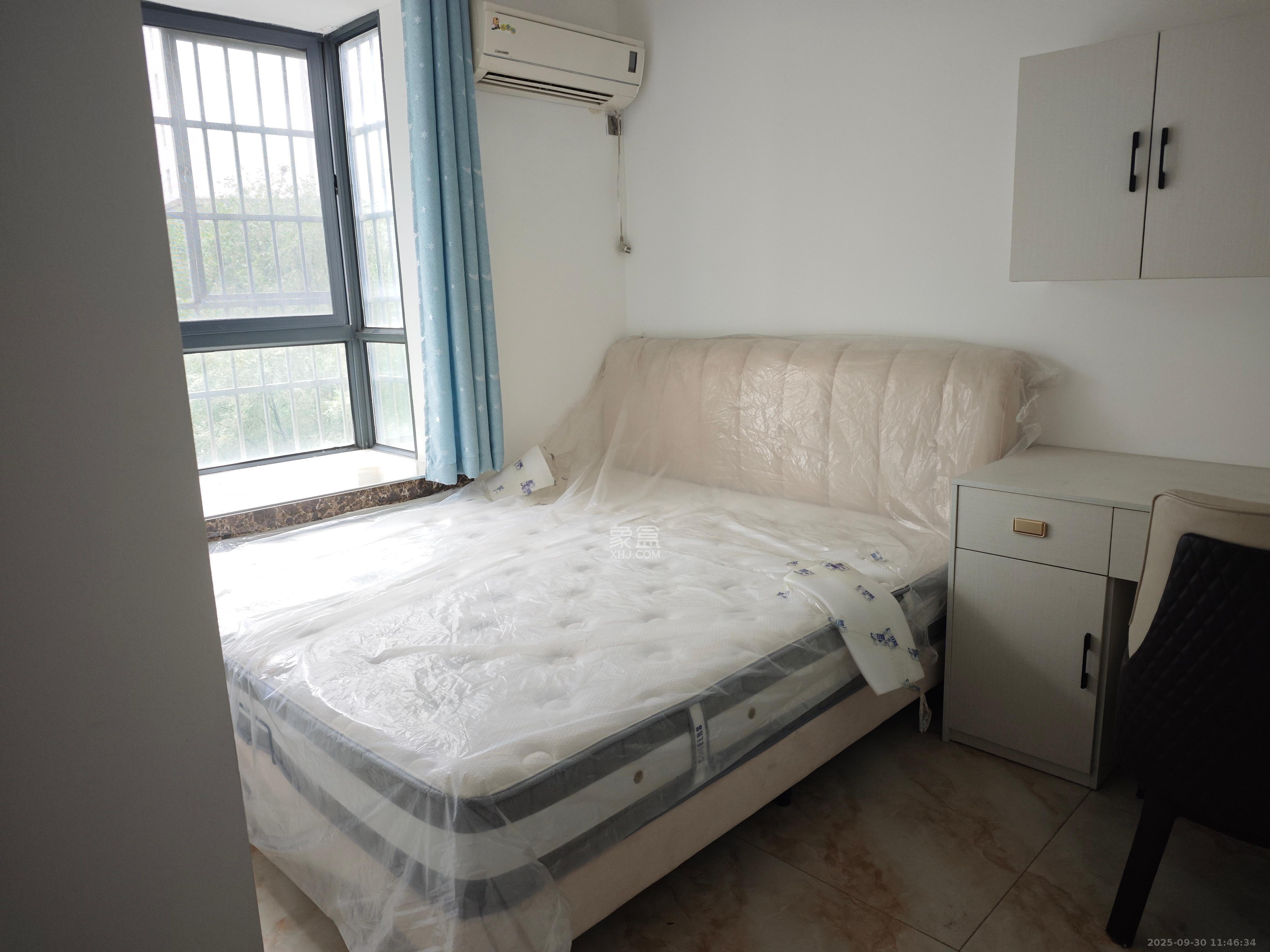 世纪桃花苑  4室2厅2卫    3200.0元/月室内图