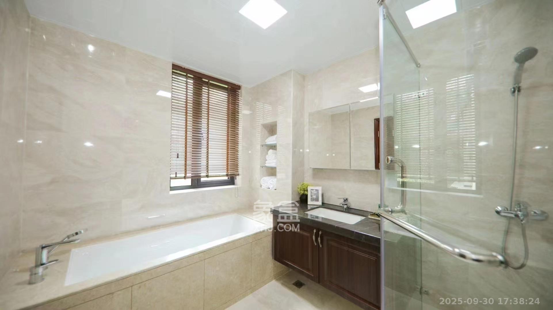 运达锦绣广场  5室2厅2卫    9000.0元/月室内图