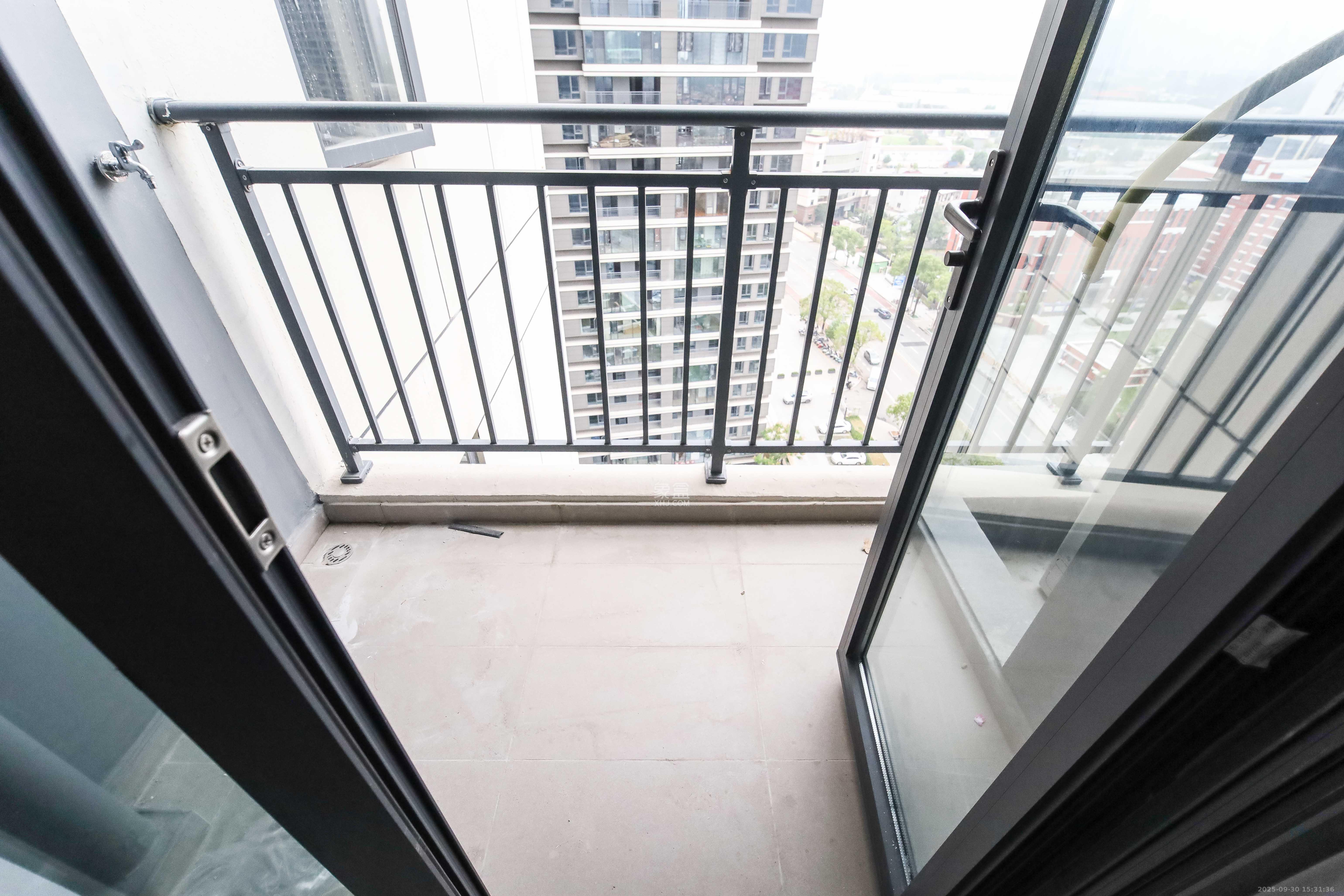 德奥上河城章  4室2厅2卫    228.0万阳台