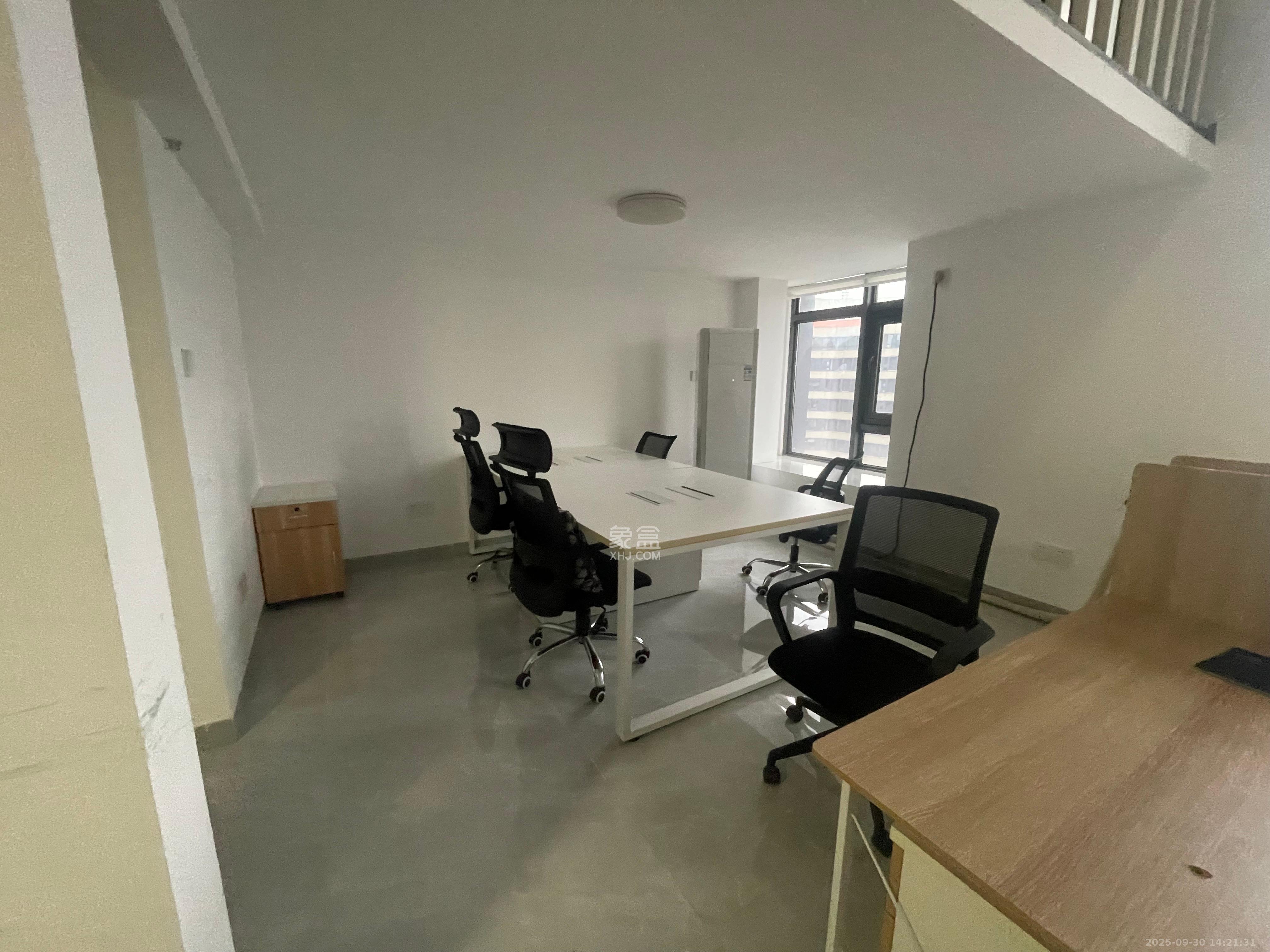 明昇壹城(明昇时代广场)三期 2室1厅1卫 2300.0元/月 明昇壹城(明昇时代广场)三期 2室1厅1卫 2300.0元/月室内图