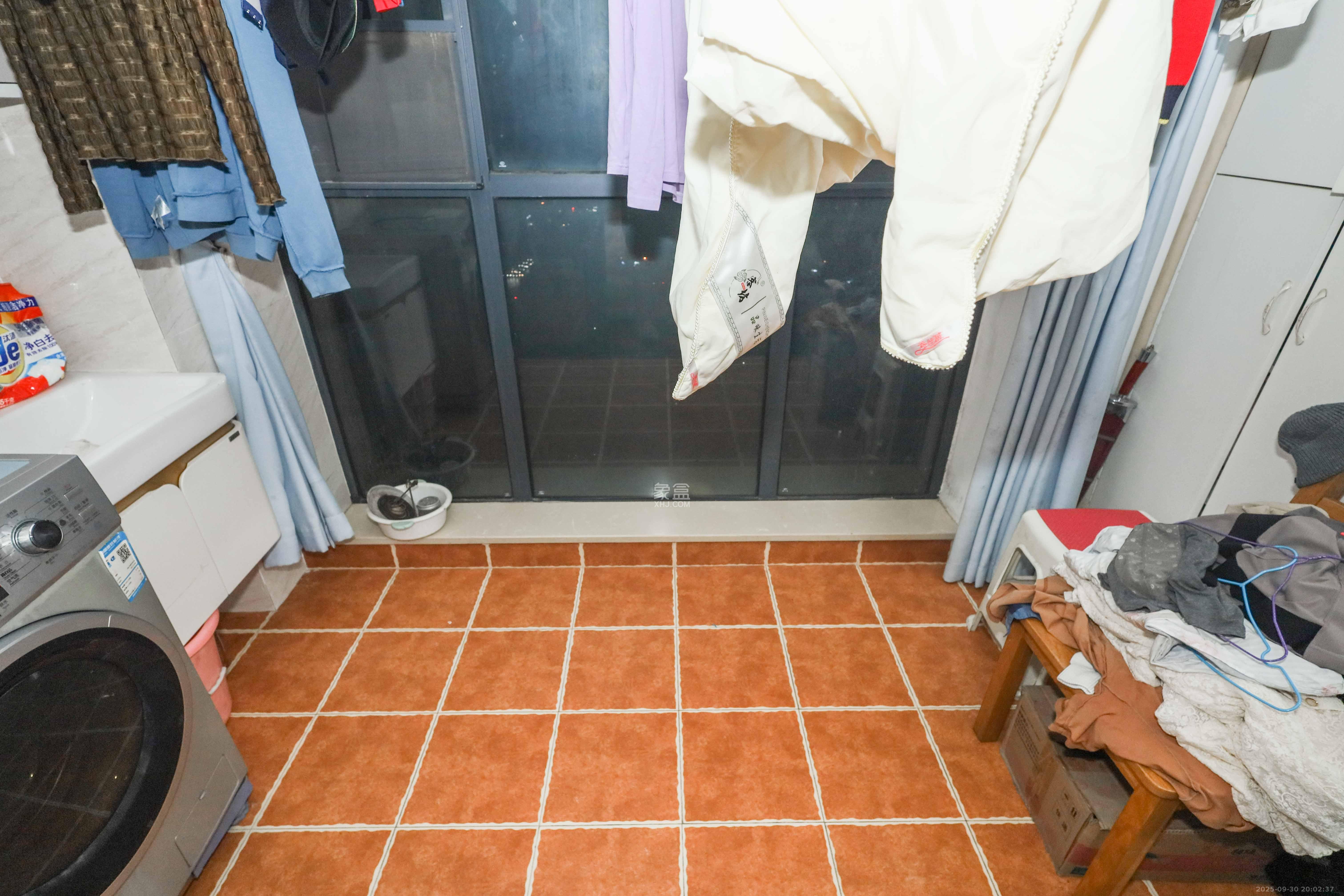 润芳园 3室2厅2卫 85.0万 润芳园 3室2厅2卫 85.0万阳台