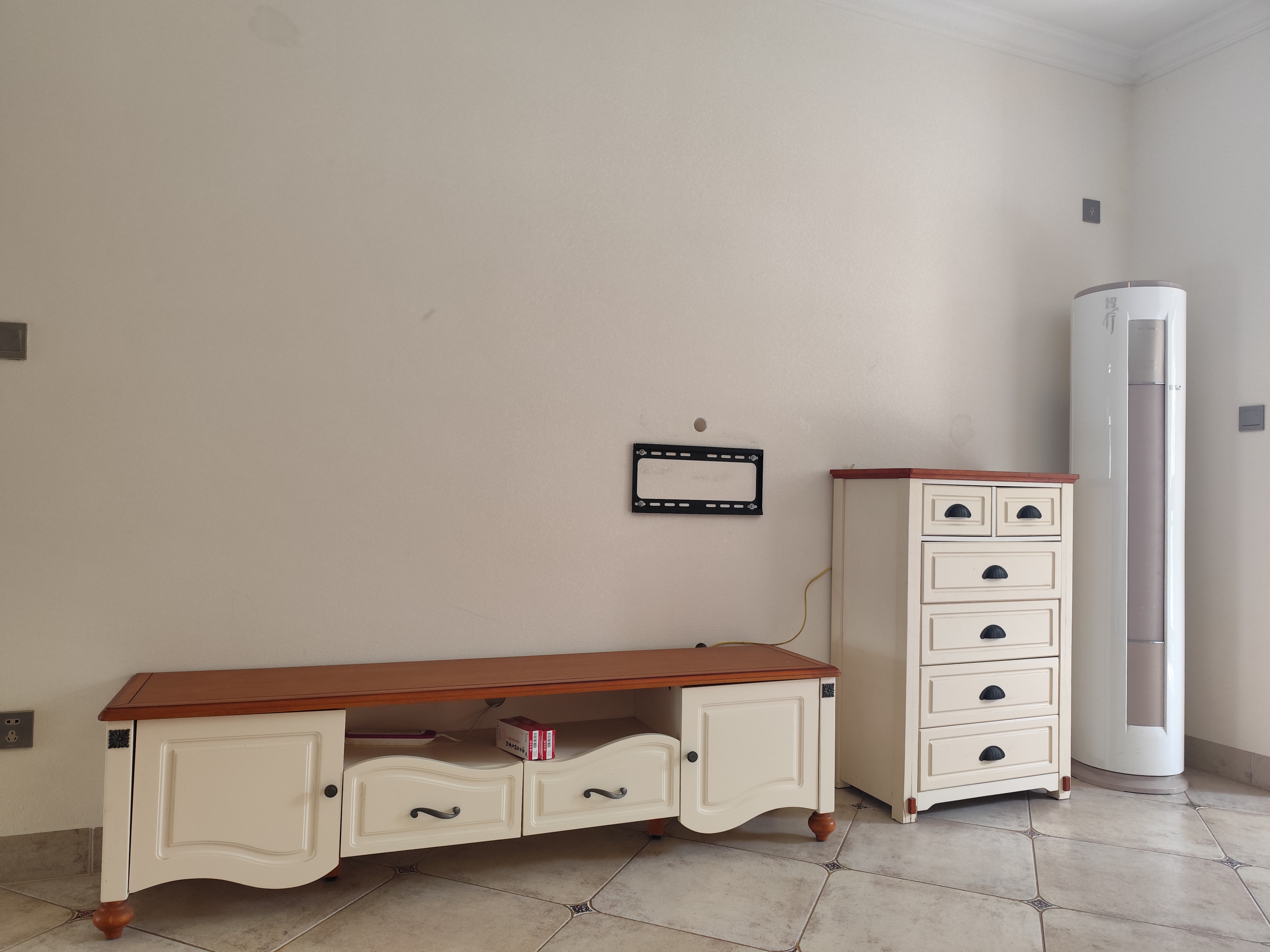 海航豪庭南苑  2室2厅1卫    3800.0元/月 海航豪庭南苑  2室2厅1卫    3800.0元/月