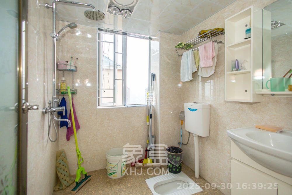 恒广国际景园一二区  1室2厅1卫    2200.0元/月室内图