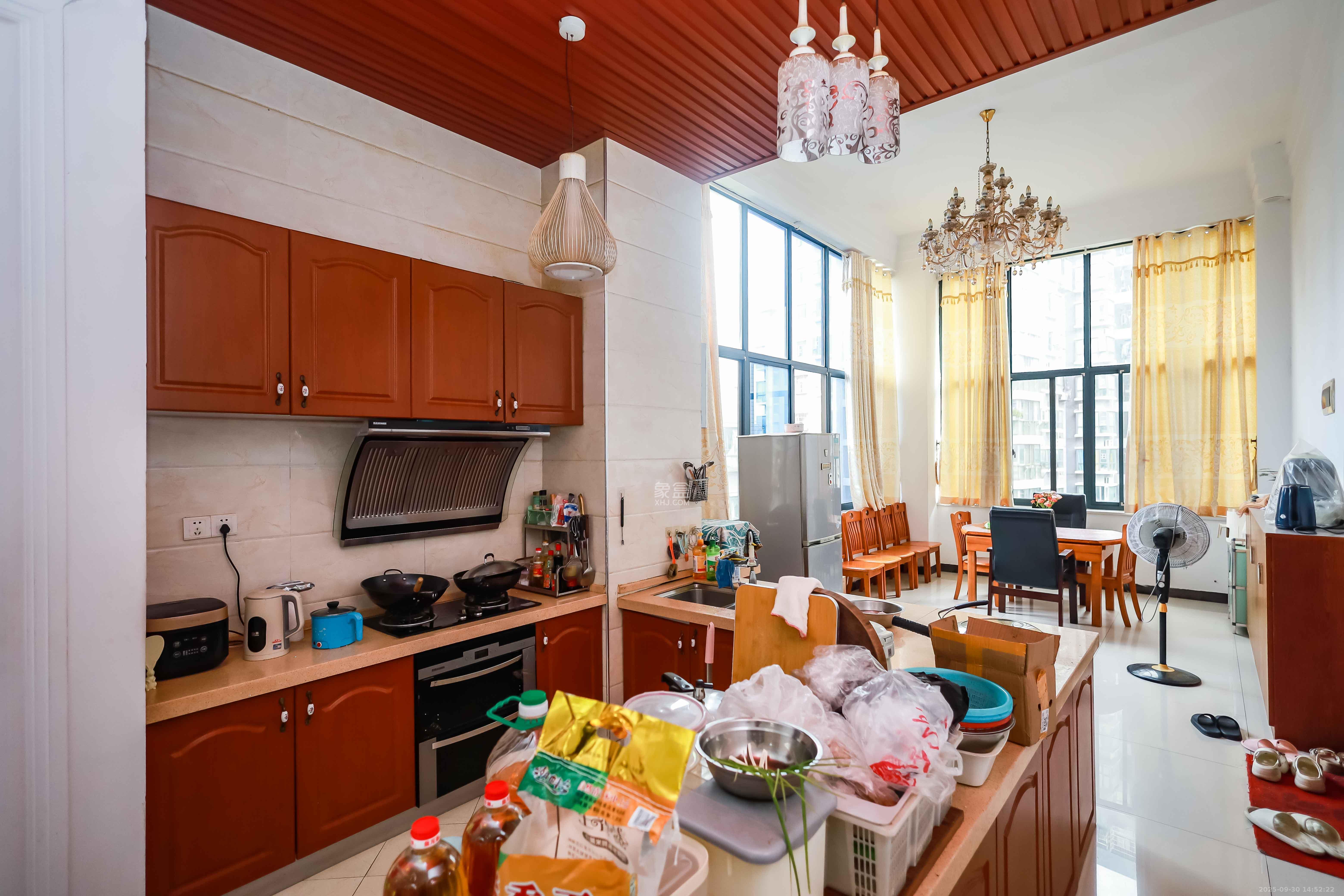 未来城科学家园 5室2厅3卫 165.0万 未来城科学家园 5室2厅3卫 165.0万厨房