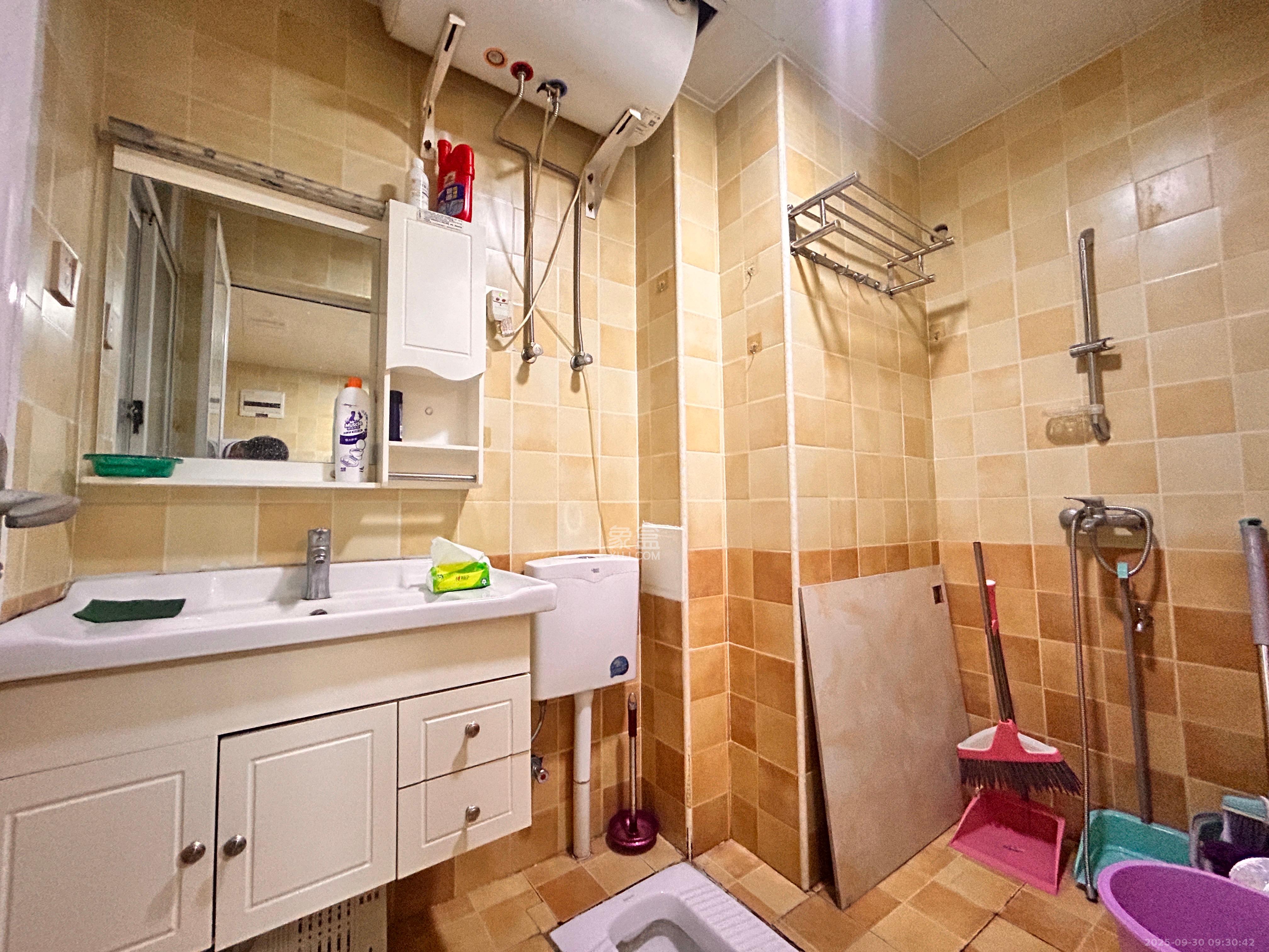 荣悦台  1室1厅1卫    2000.0元/月室内图