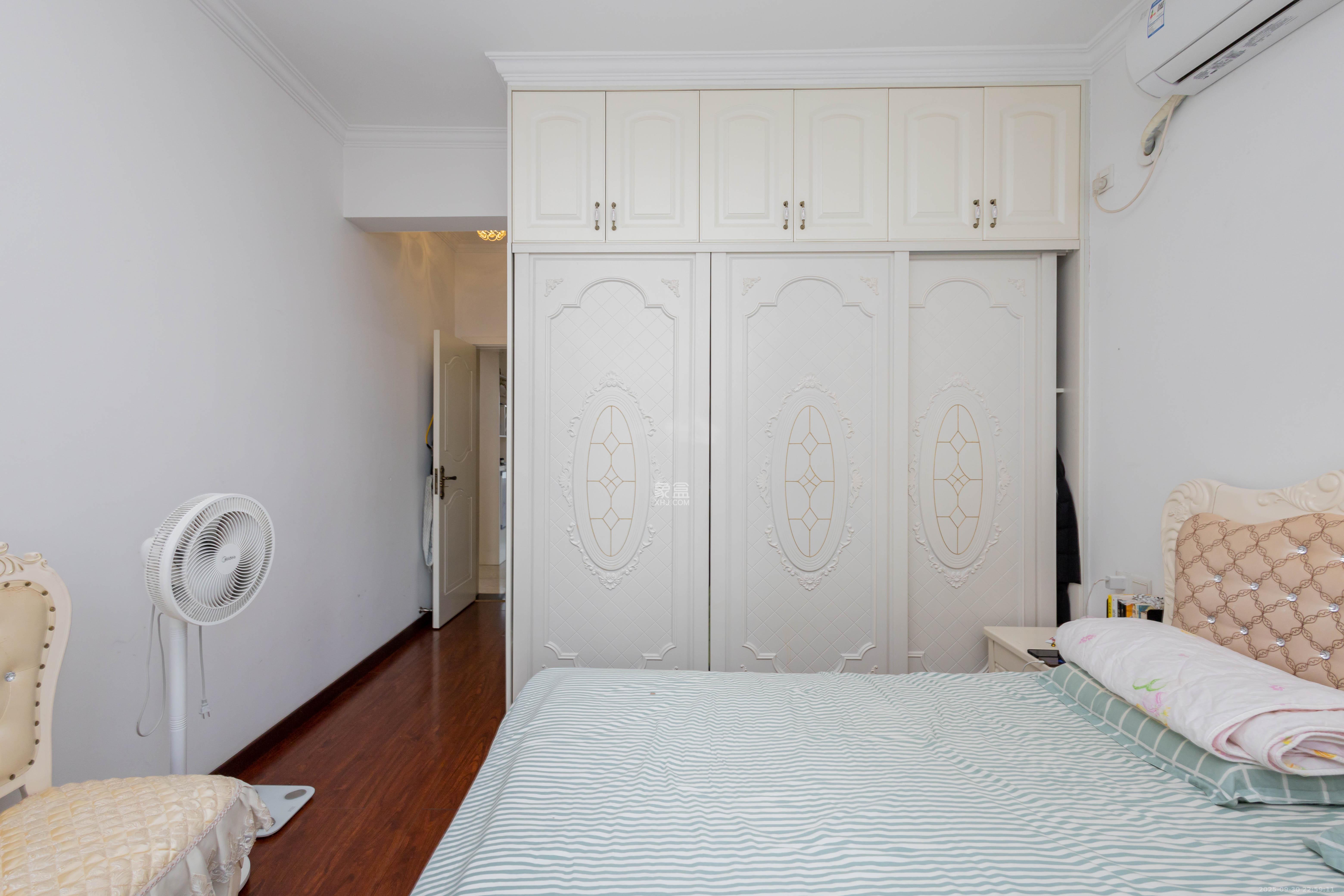 中房瑞致国际 3室2厅2卫 112.0万 中房瑞致国际 3室2厅2卫 112.0万卧室