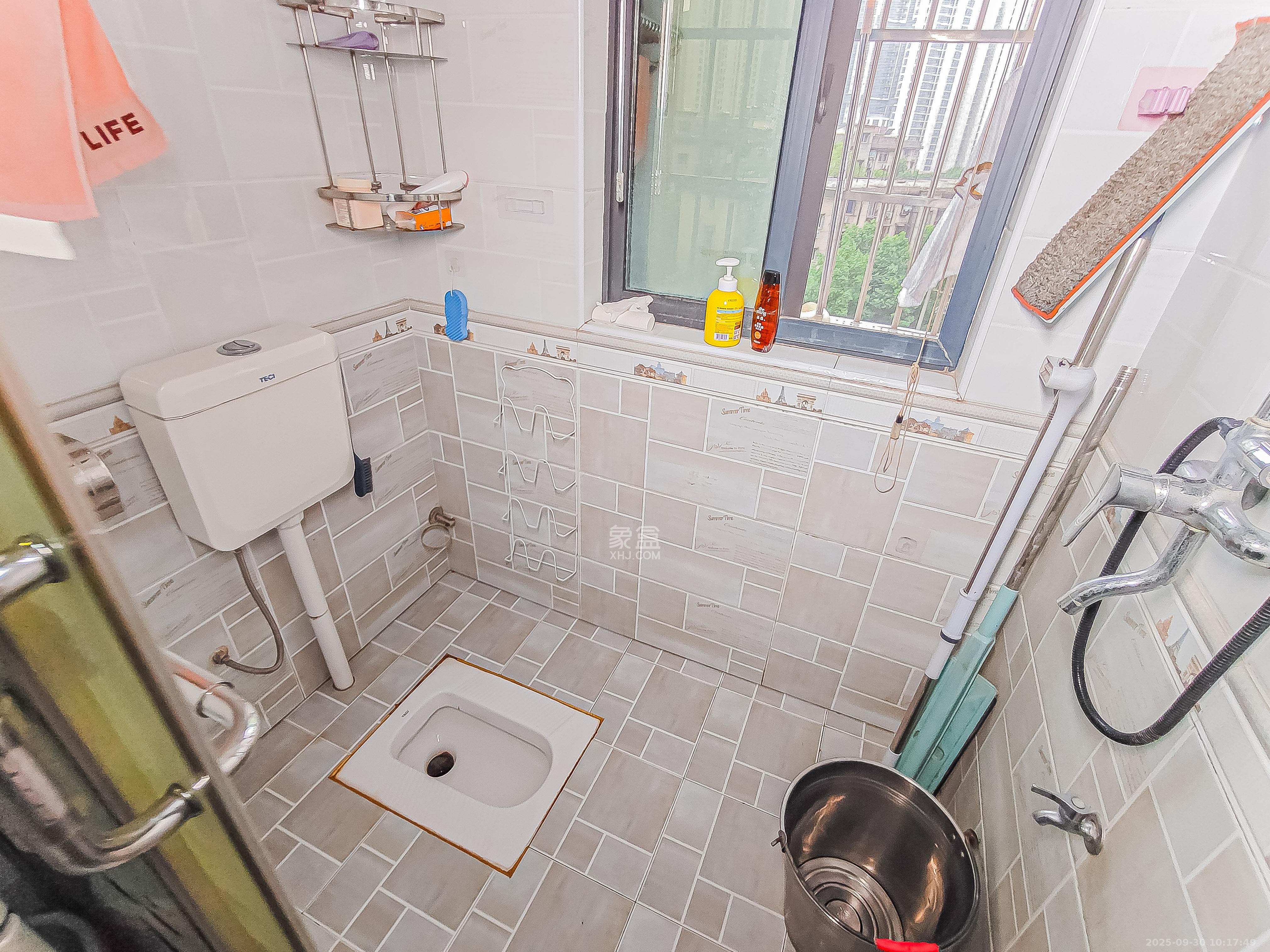 江山如画  3室2厅1卫    95.0万卫生间