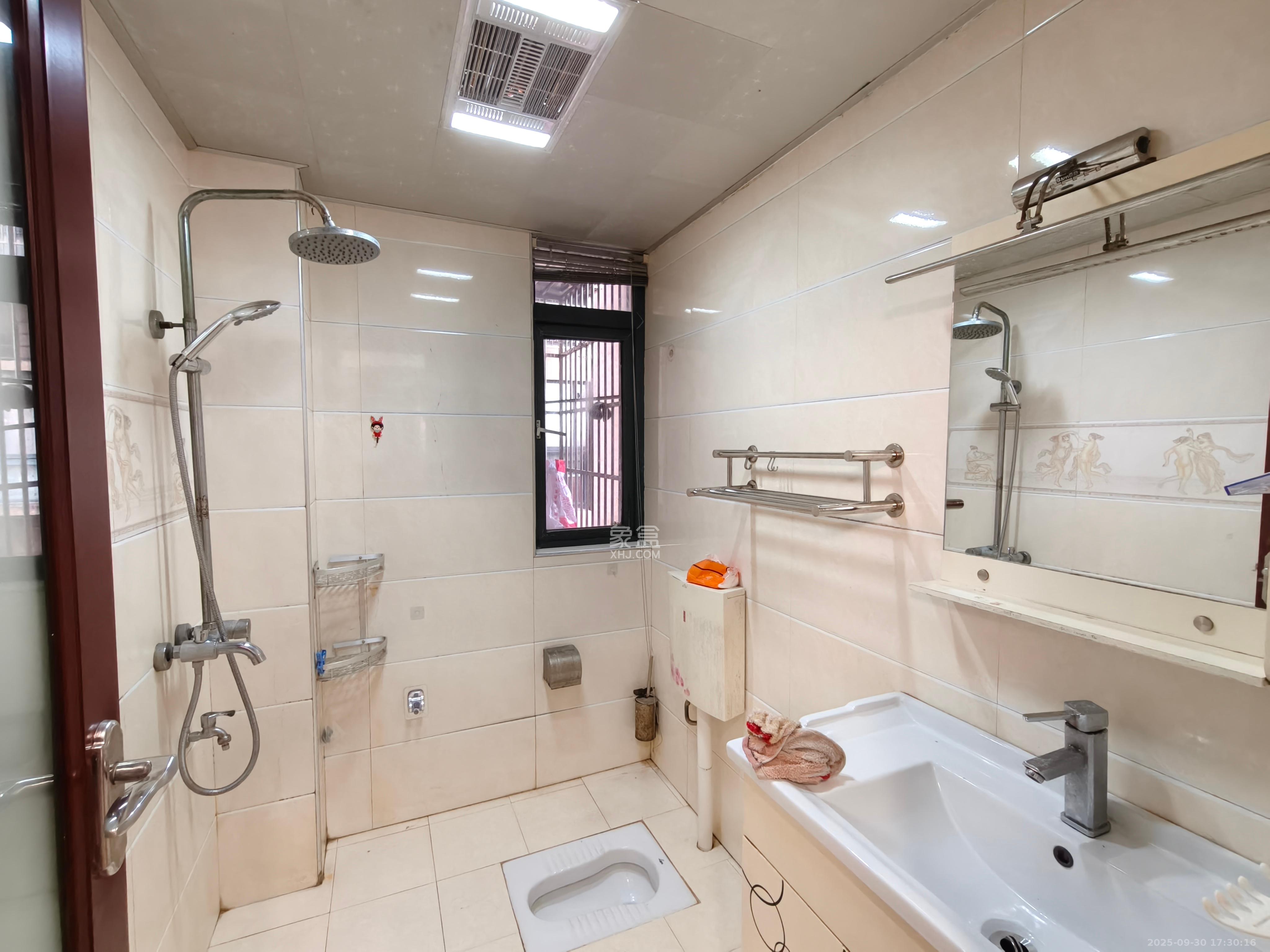 银盘鑫城  2室2厅1卫    1450.0元/月室内图