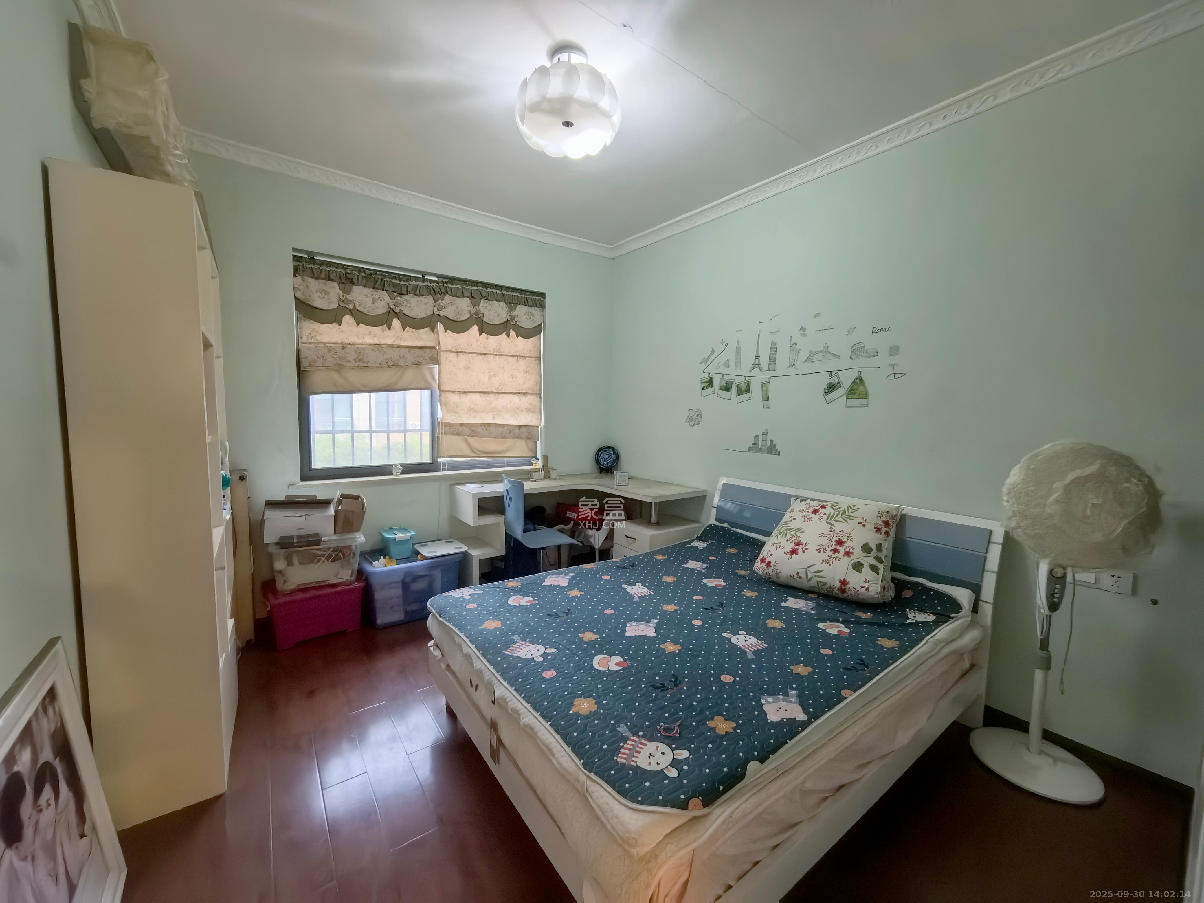 东方锦泰  2室2厅1卫    26.8万客厅