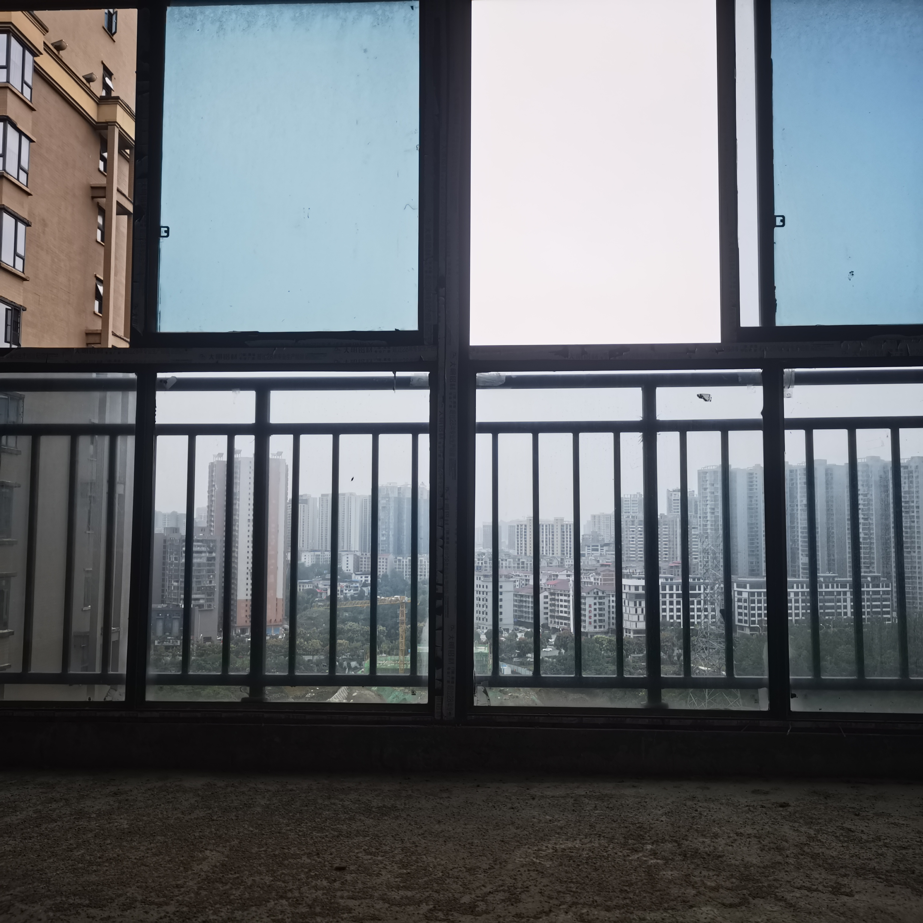 湾田家园  3室2厅2卫    56.8万 湾田家园  3室2厅2卫    56.8万客厅