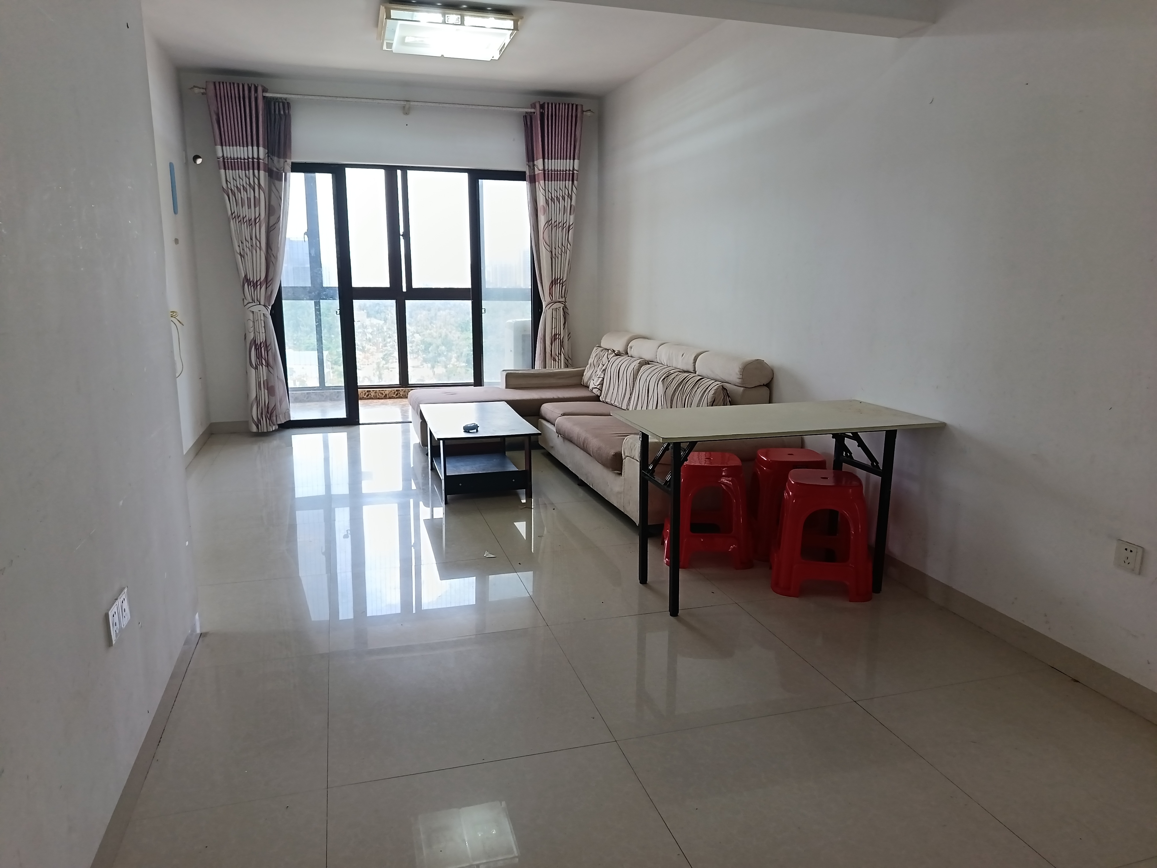 沁园岭秀(别名:海角花园)  2室2厅1卫    2300.0元/月 沁园岭秀(别名:海角花园)  2室2厅1卫    2300.0元/月室内图