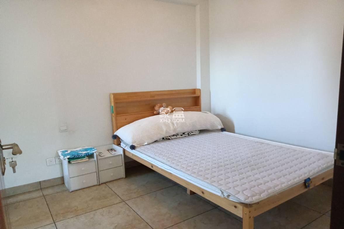 椰岛公寓 2室2厅1卫 2500.0元/月 椰岛公寓 2室2厅1卫 2500.0元/月室内图