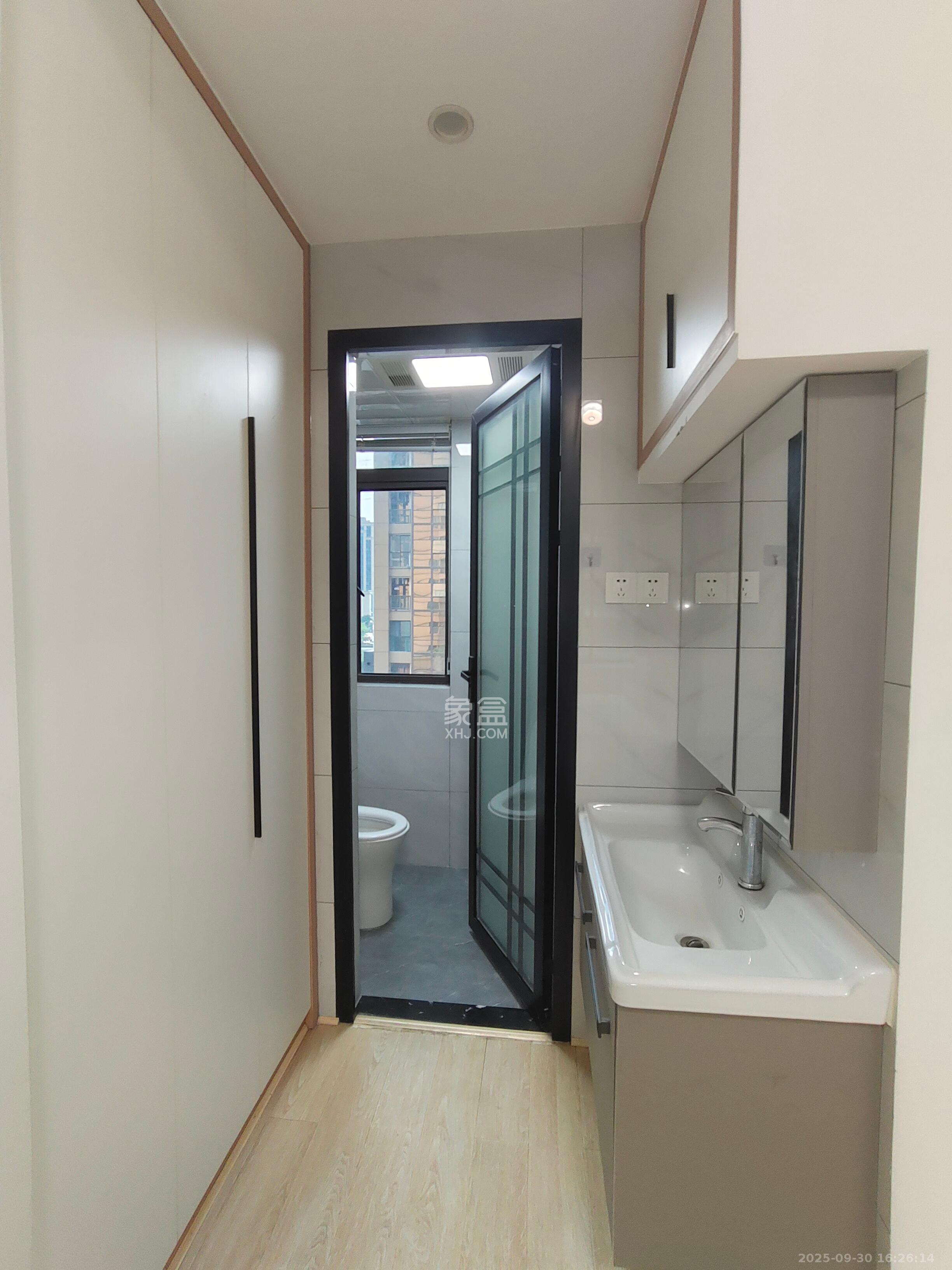 福天星中心(福天星雅苑) 3室2厅2卫 2600.0元/月 福天星中心(福天星雅苑) 3室2厅2卫 2600.0元/月室内图