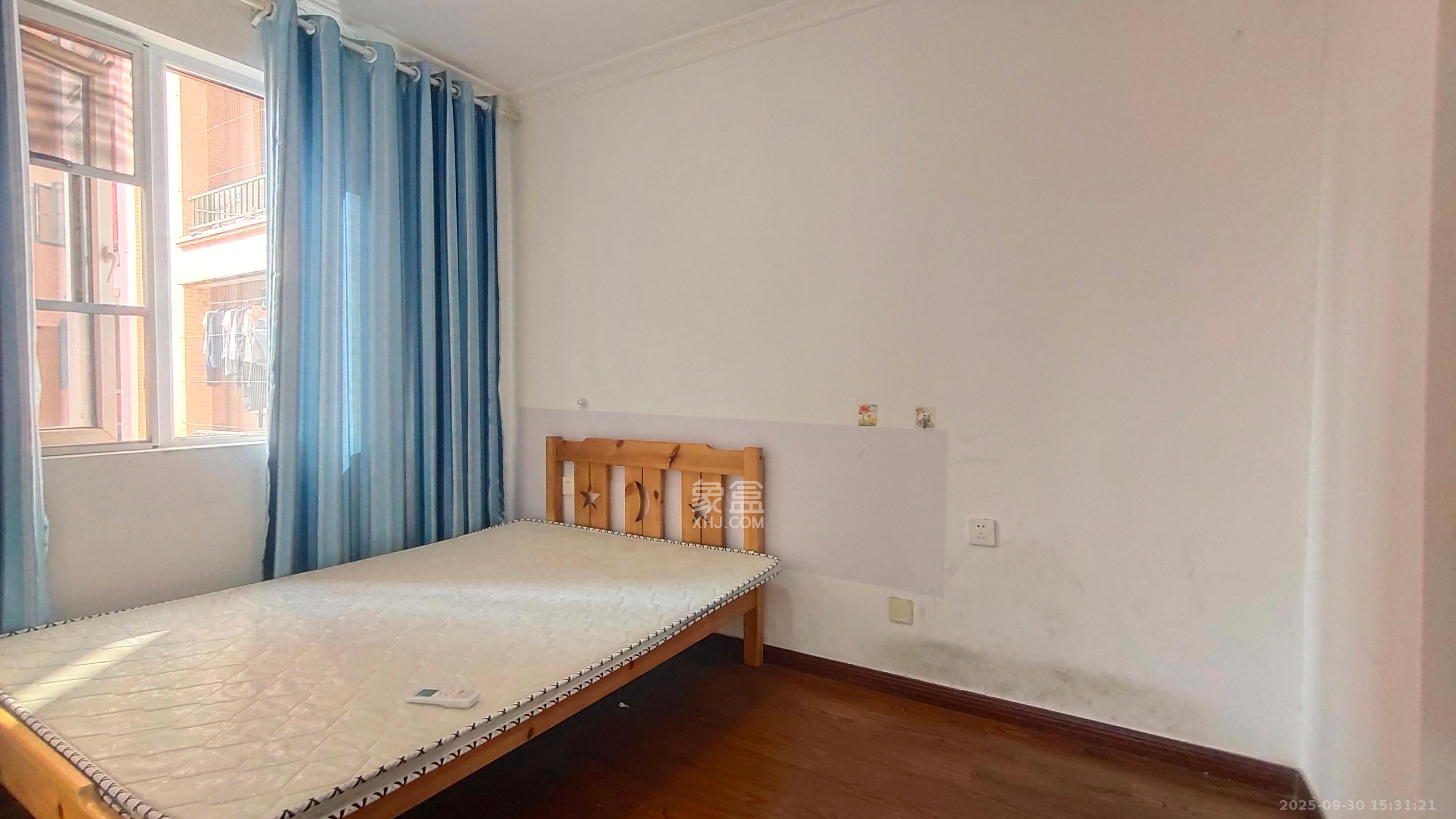 丽发新城 2室2厅1卫 1600.0元/月 丽发新城 2室2厅1卫 1600.0元/月室内图