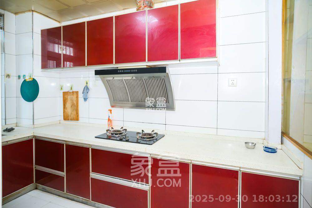 楚天中苑 3室2厅2卫 1700.0元/月 楚天中苑 3室2厅2卫 1700.0元/月室内图