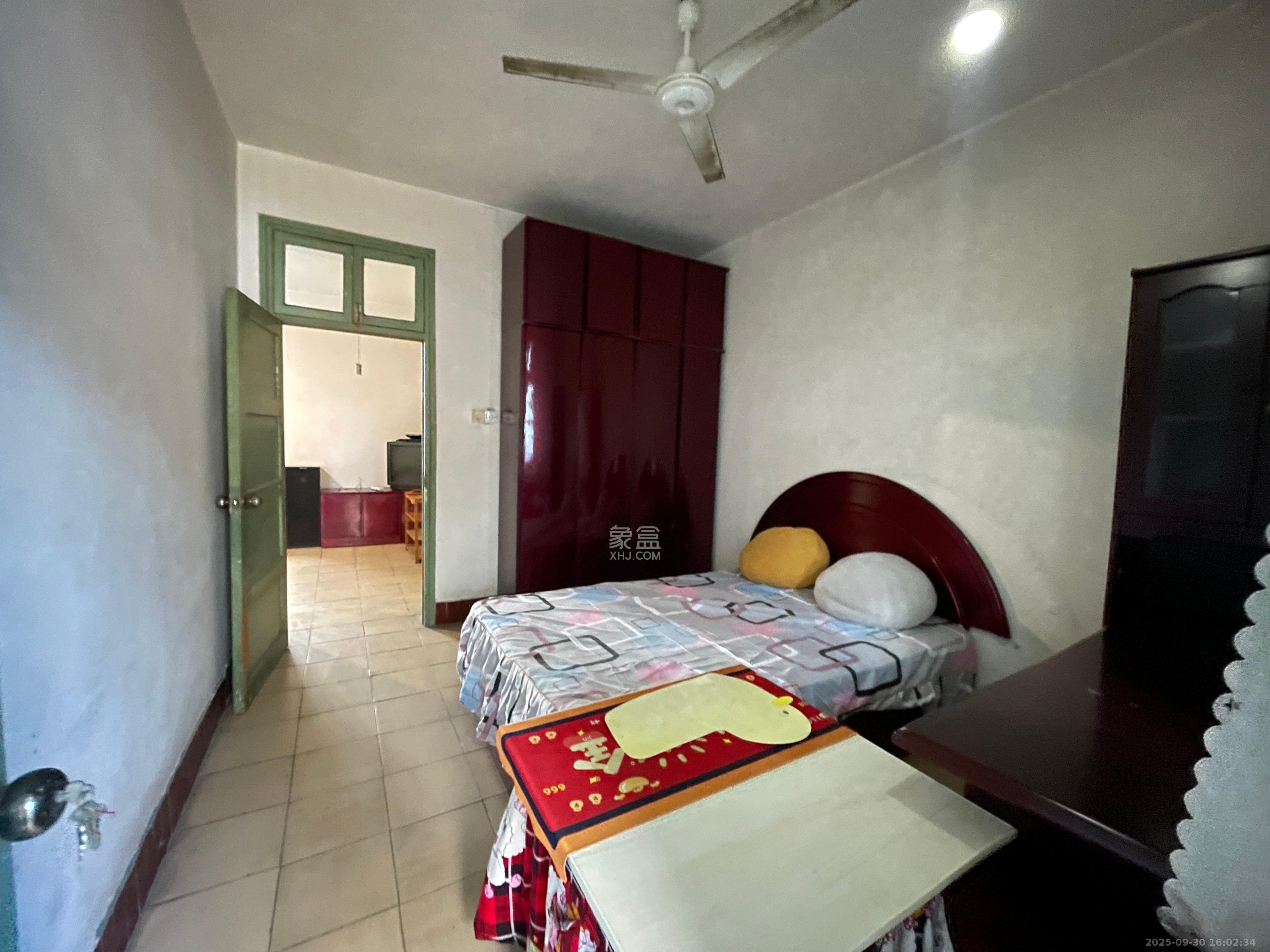 二机小区  2室1厅1卫    1200.0元/月室内图