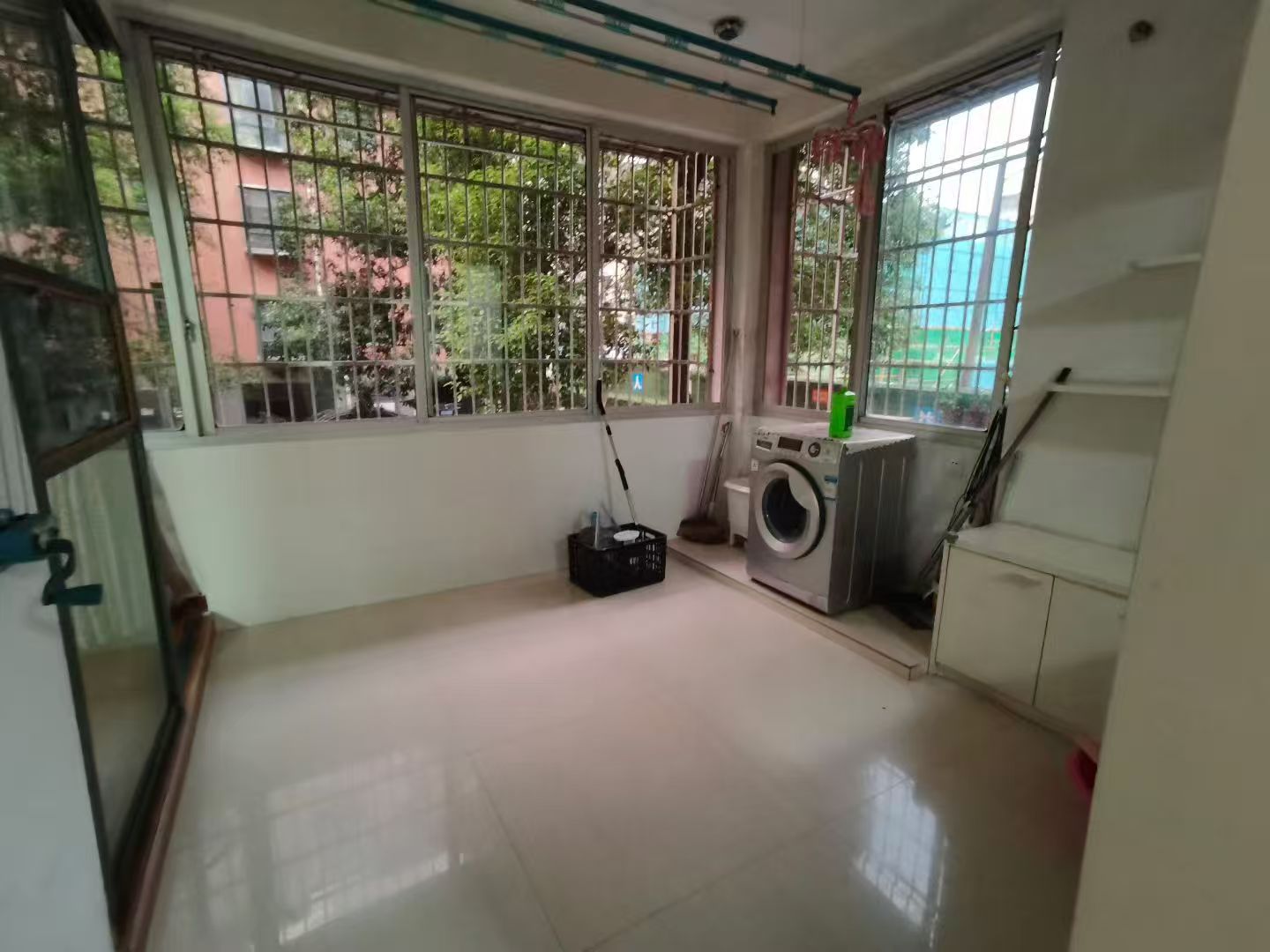 金谷家园 4室2厅2卫 2000.0元/月 金谷家园 4室2厅2卫 2000.0元/月室内图