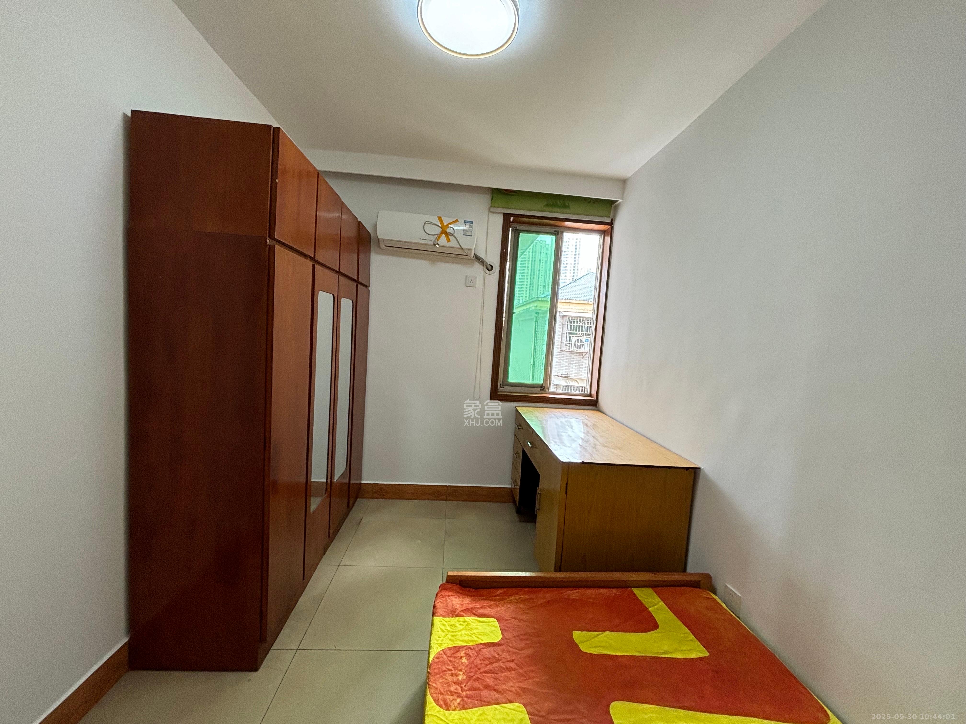 岳北社区 2室1厅1卫 2100.0元/月 岳北社区 2室1厅1卫 2100.0元/月室内图