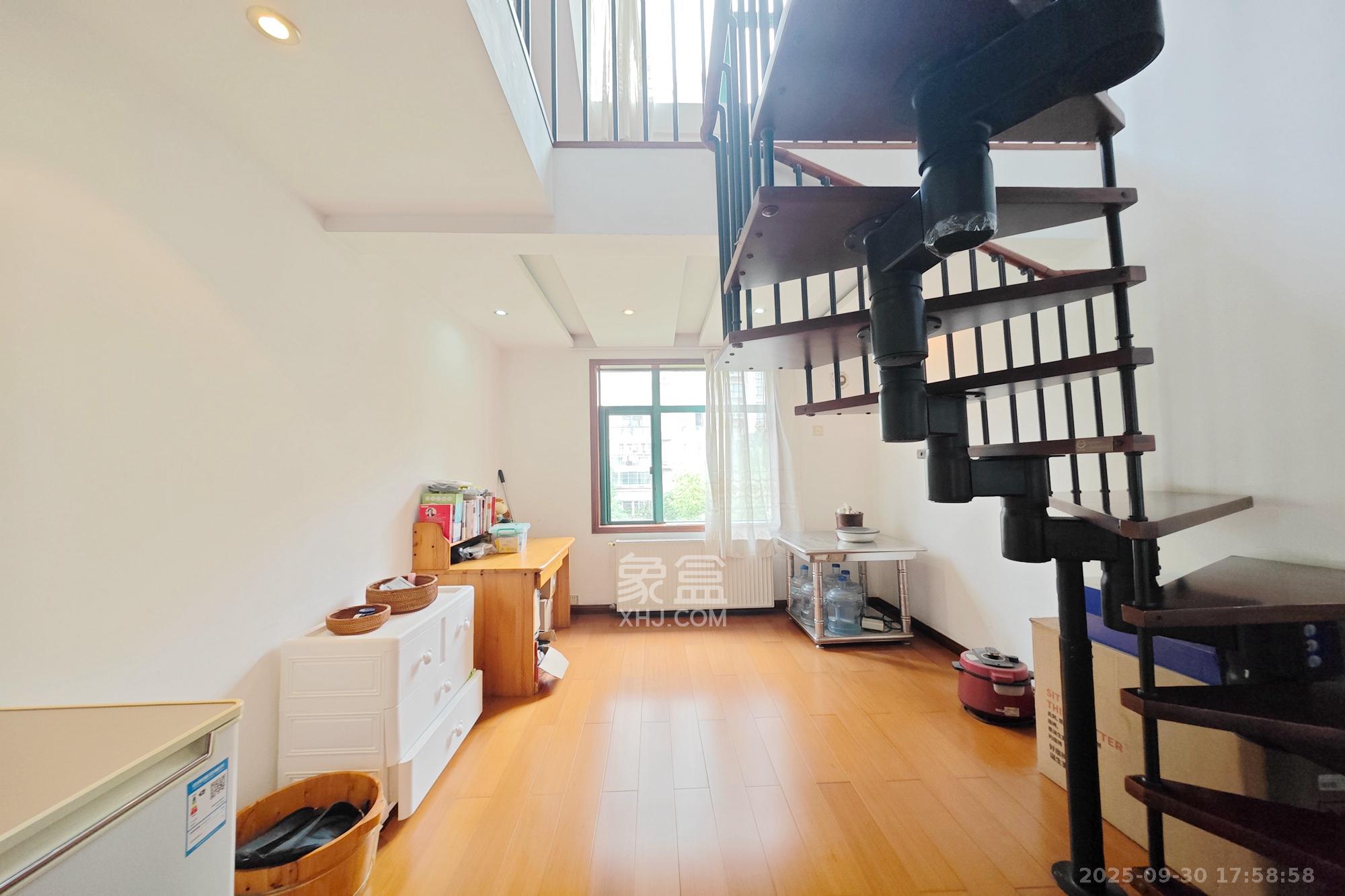 美林景园 6室3厅3卫 186.0万 美林景园 6室3厅3卫 186.0万其他