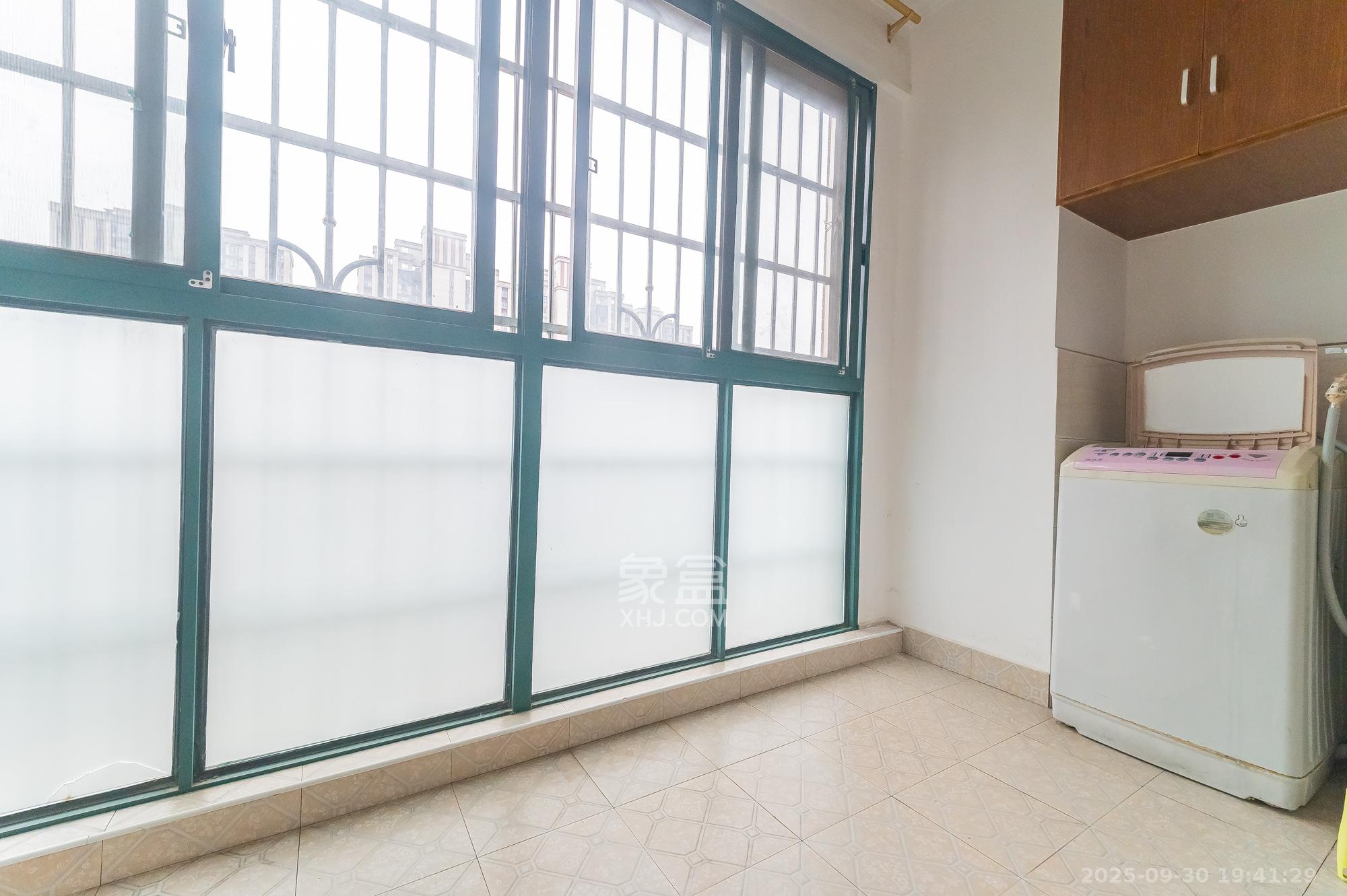 筑梦佳园  3室2厅1卫    55.0万阳台