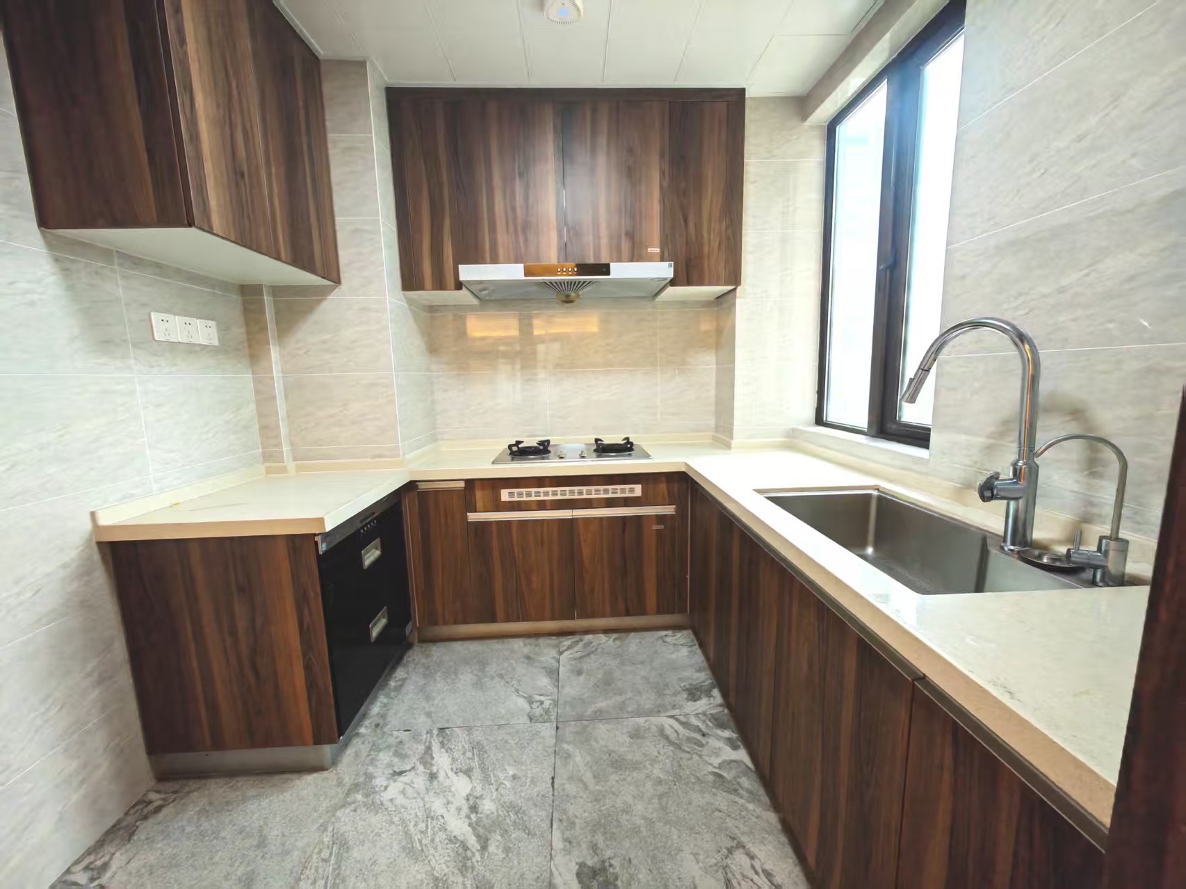 碧桂园翘楚棠  4室2厅2卫    100.0万