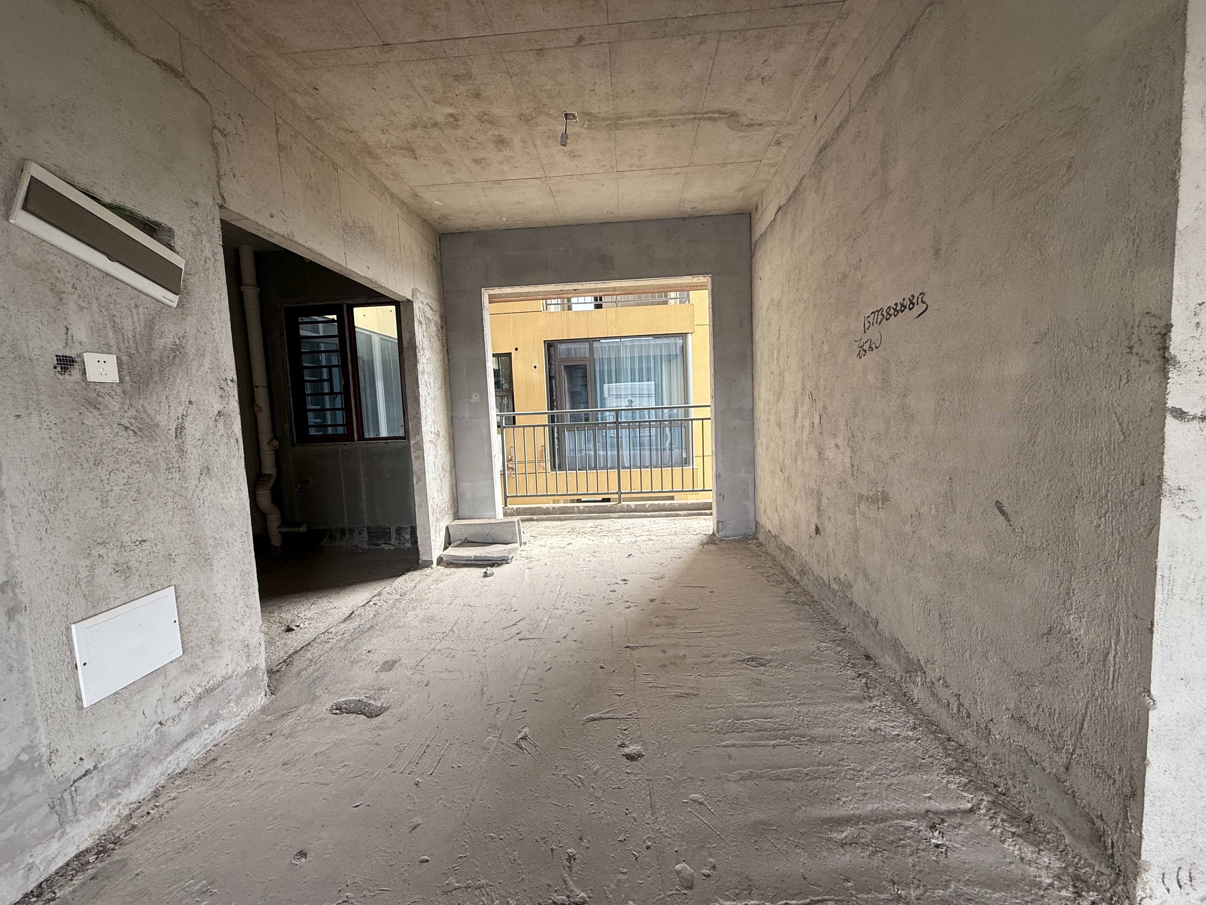 湘村名园 3室2厅2卫 45.0万 湘村名园 3室2厅2卫 45.0万客厅