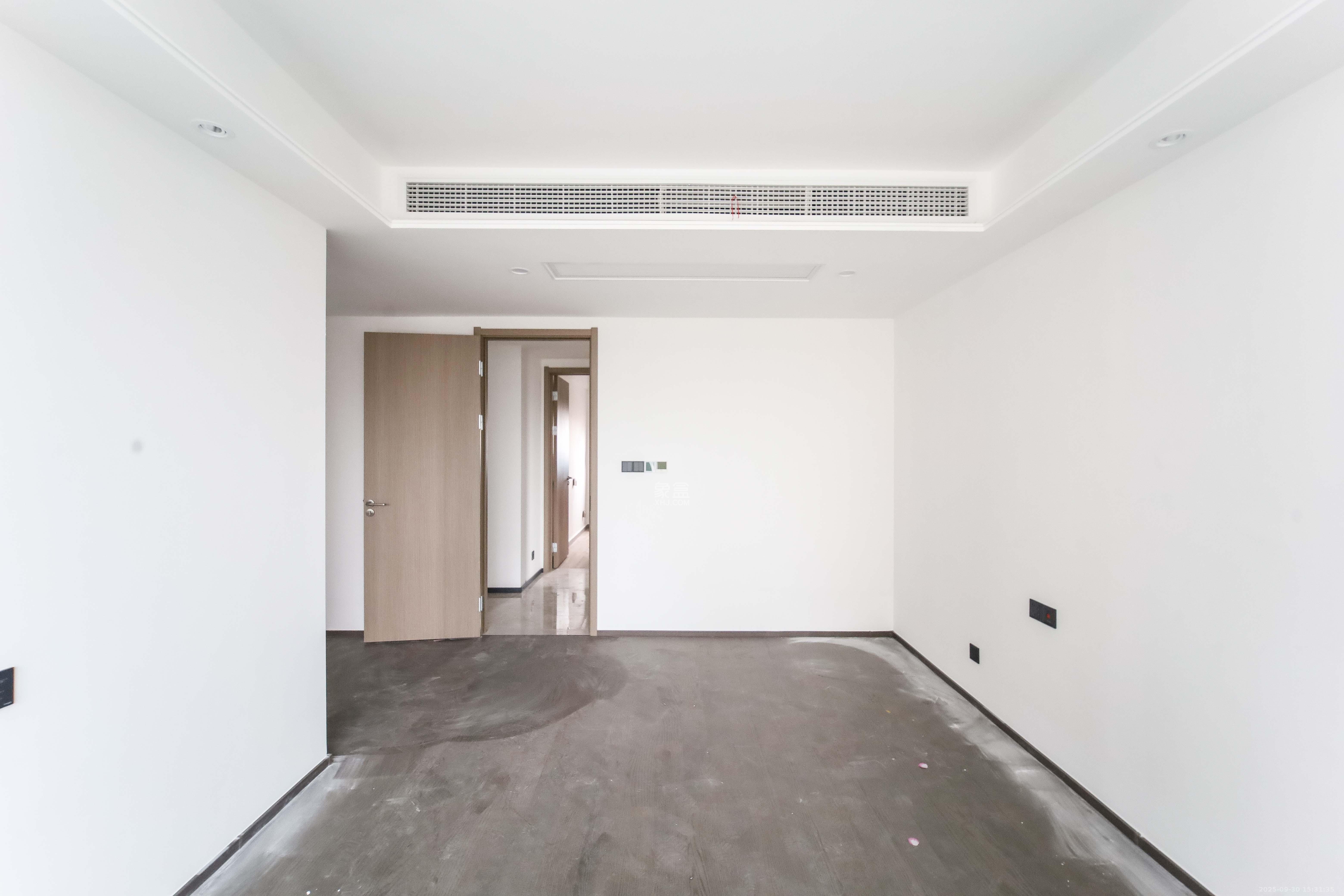 德奥上河城章  4室2厅2卫    228.0万卧室