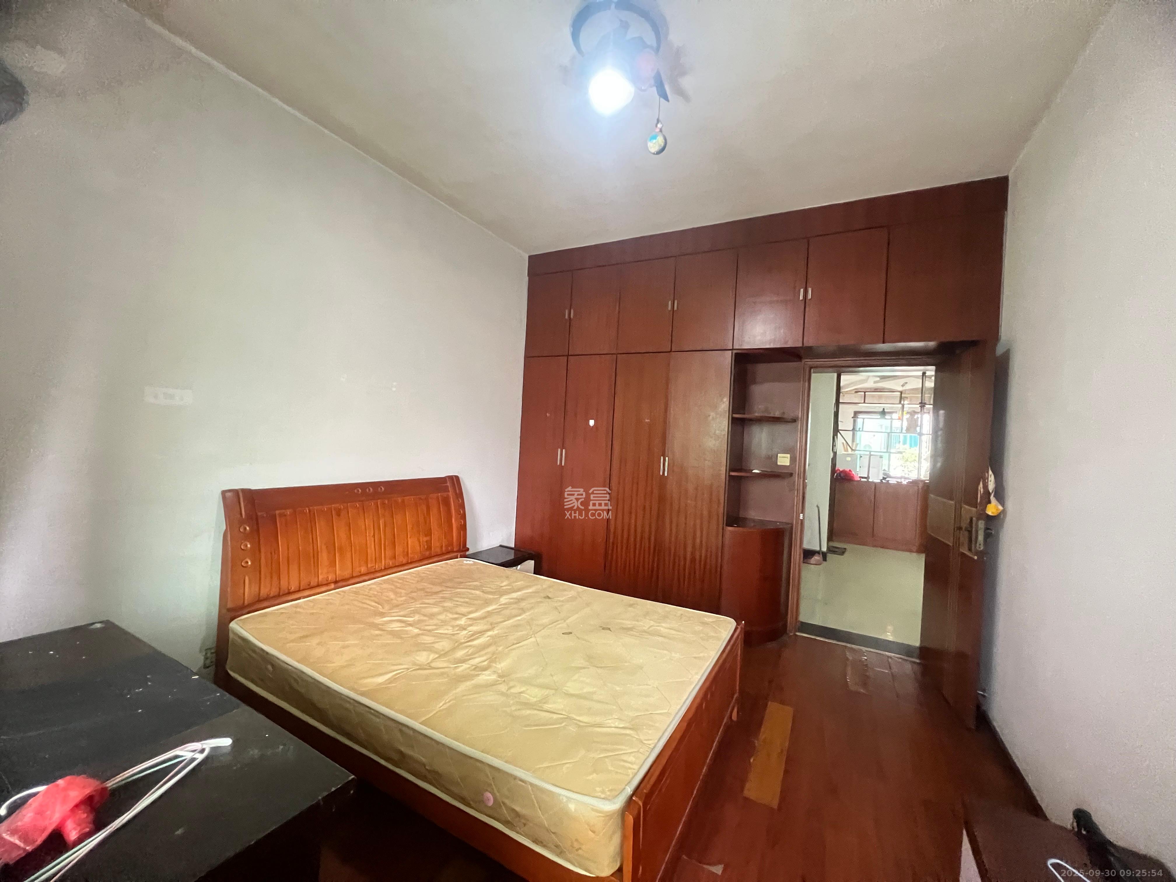 中南汽车世界  2室2厅1卫    1000.0元/月室内图