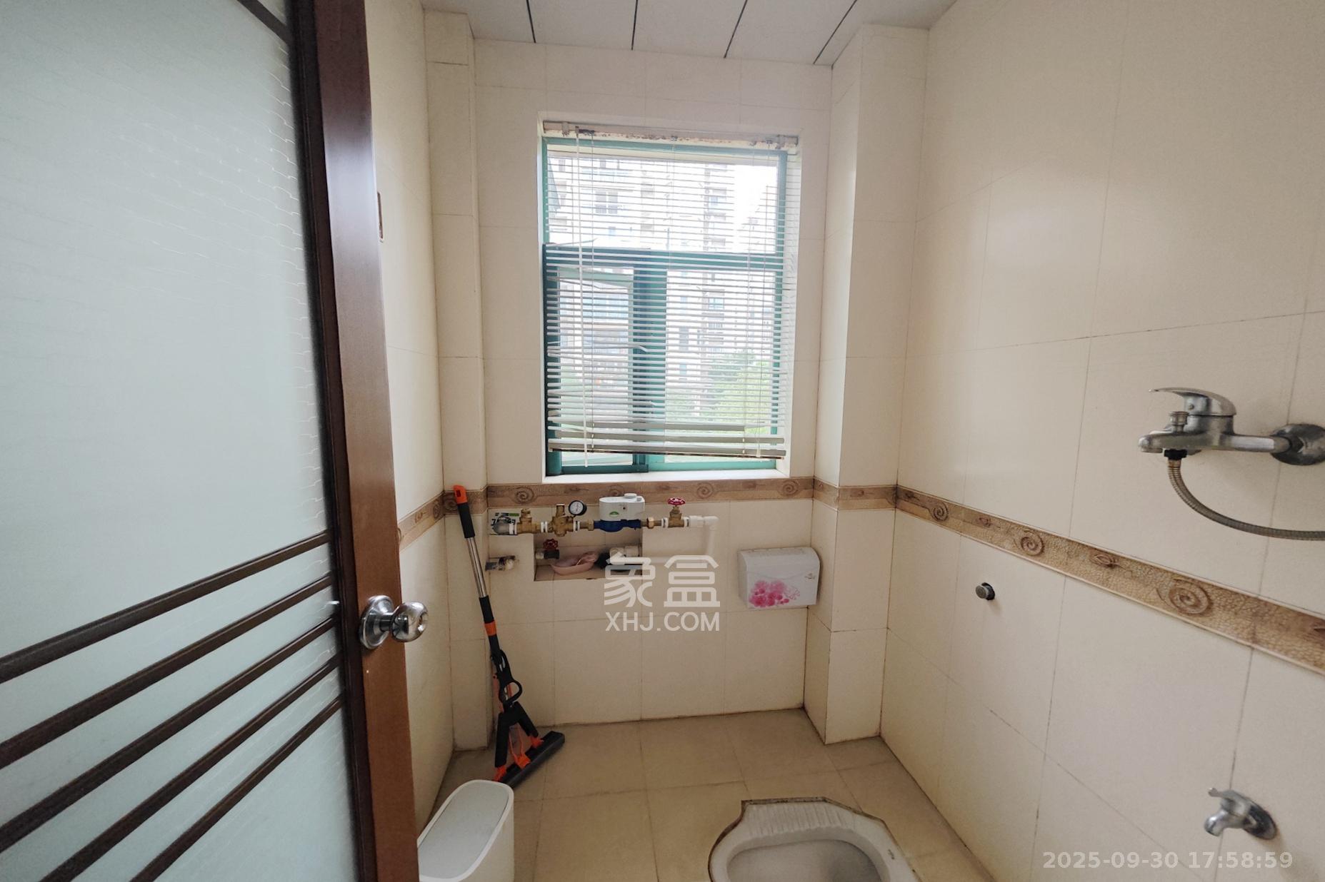 美林景园 6室3厅3卫 186.0万 美林景园 6室3厅3卫 186.0万其他