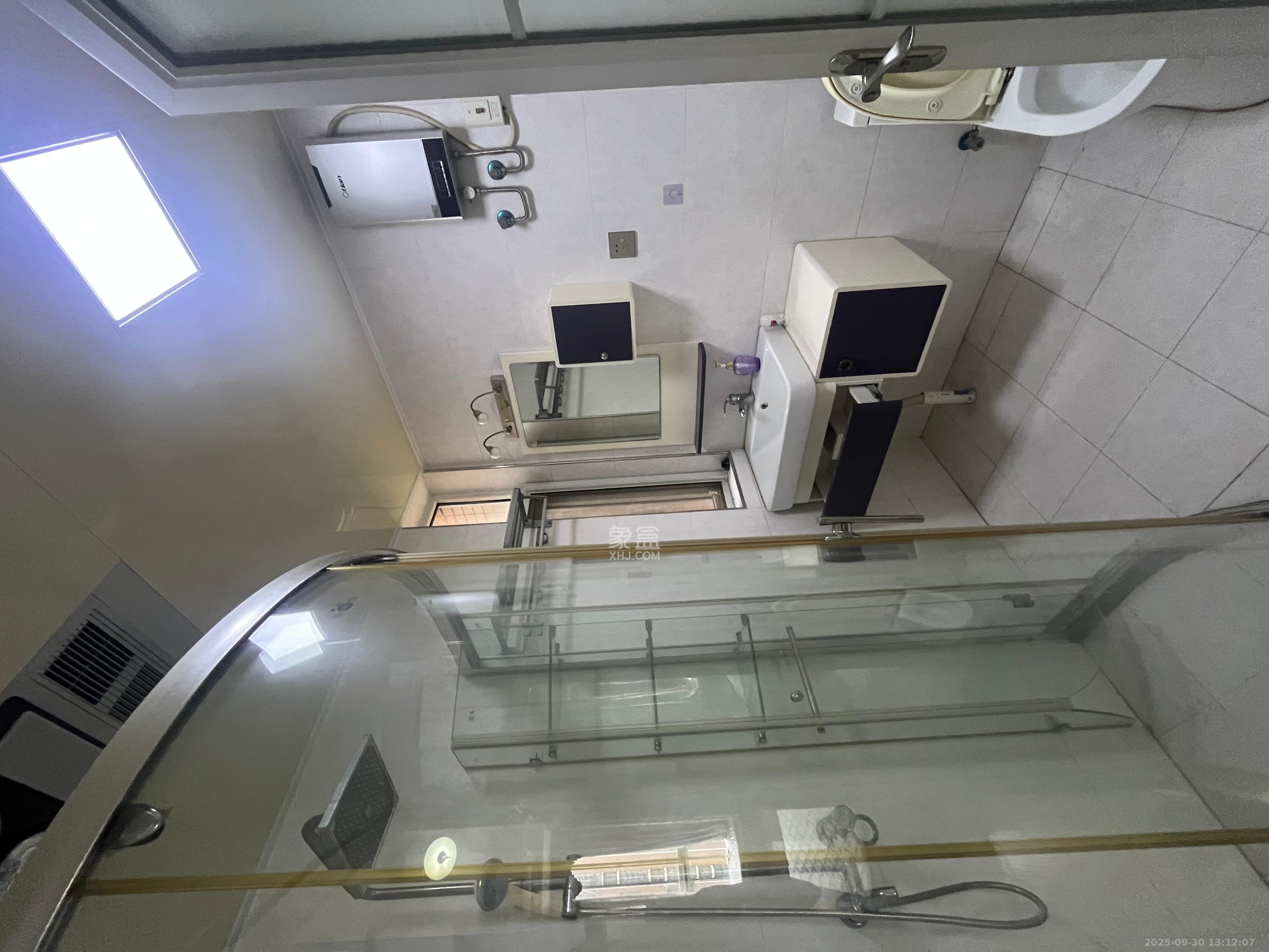 星城荣域  3室2厅2卫    3000.0元/月室内图